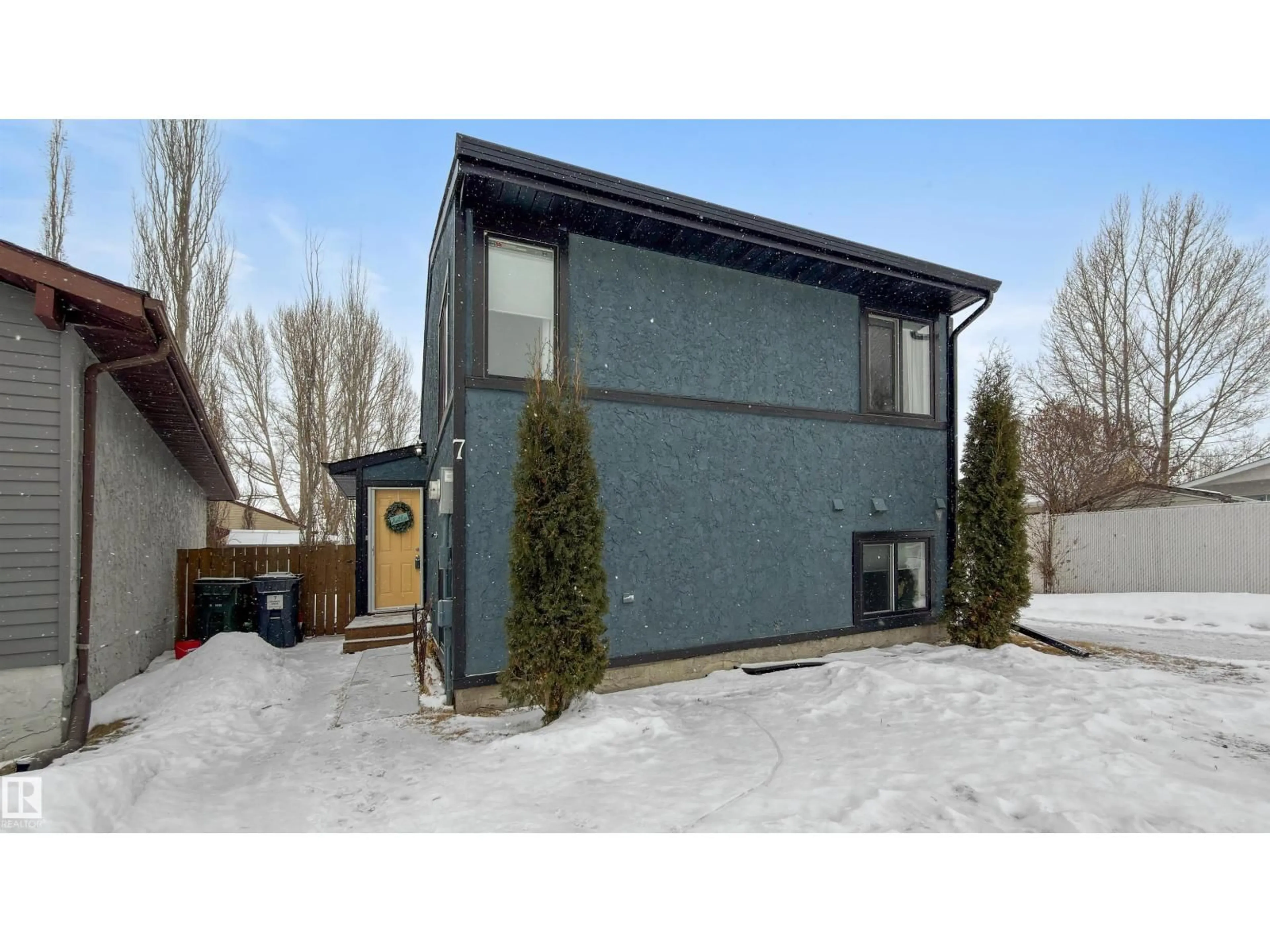 Home with vinyl exterior material, street for 7 CHUNGO DR, Devon Alberta T9G1T5