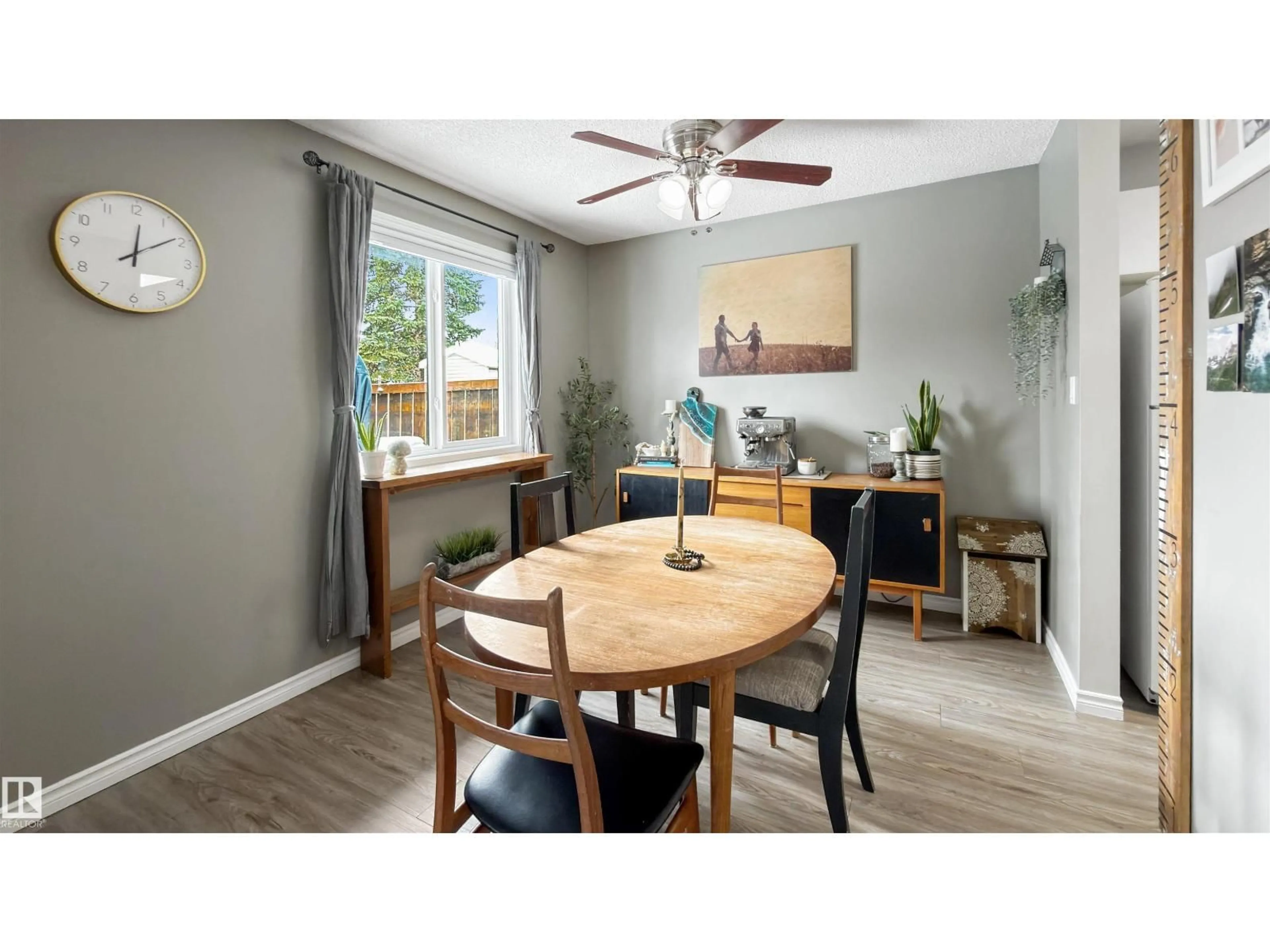 Dining room, wood/laminate floor for 7 CHUNGO DR, Devon Alberta T9G1T5