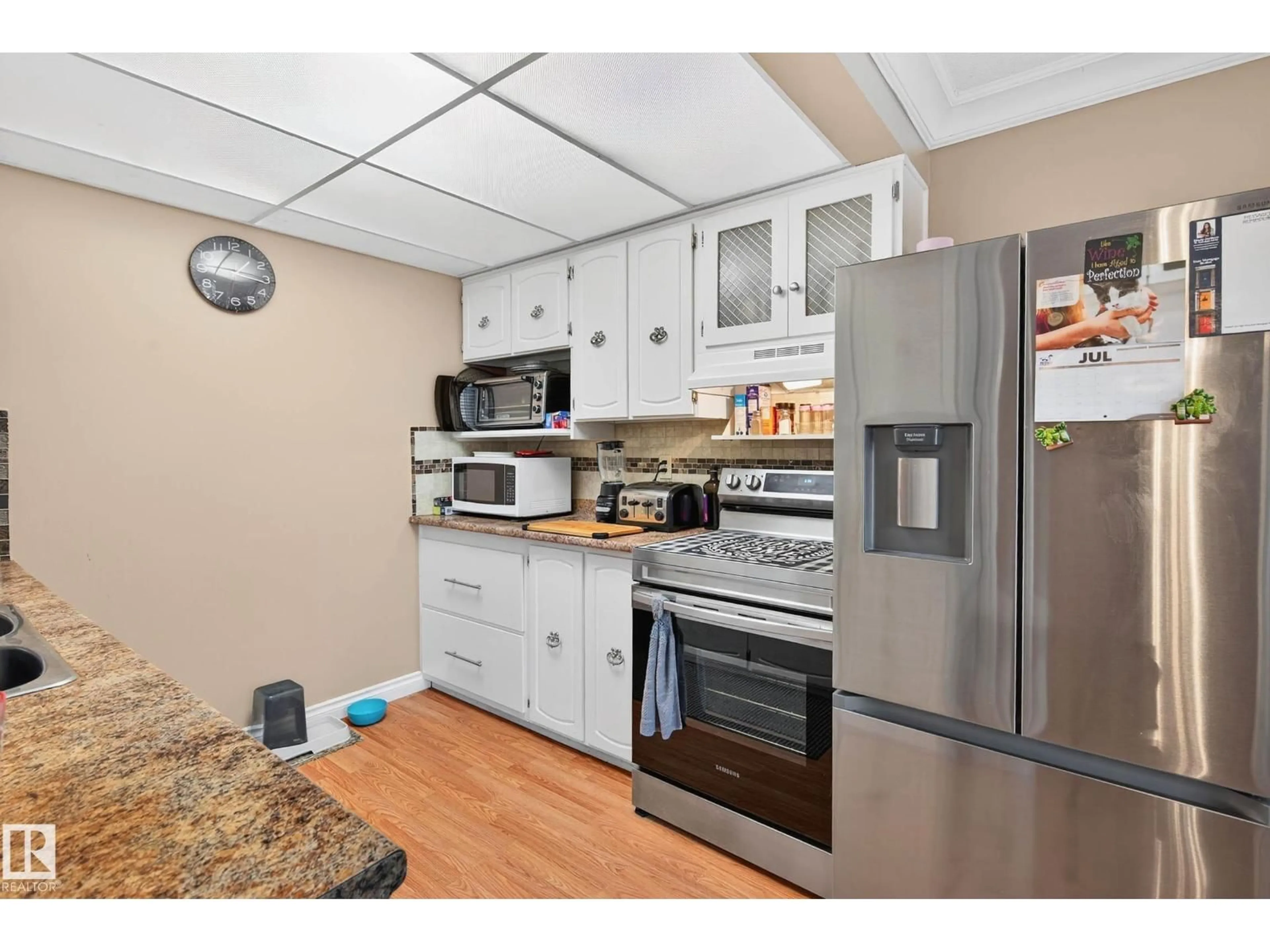 Standard kitchen, unknown for 148 GREAT OA, Sherwood Park Alberta T8A0V8