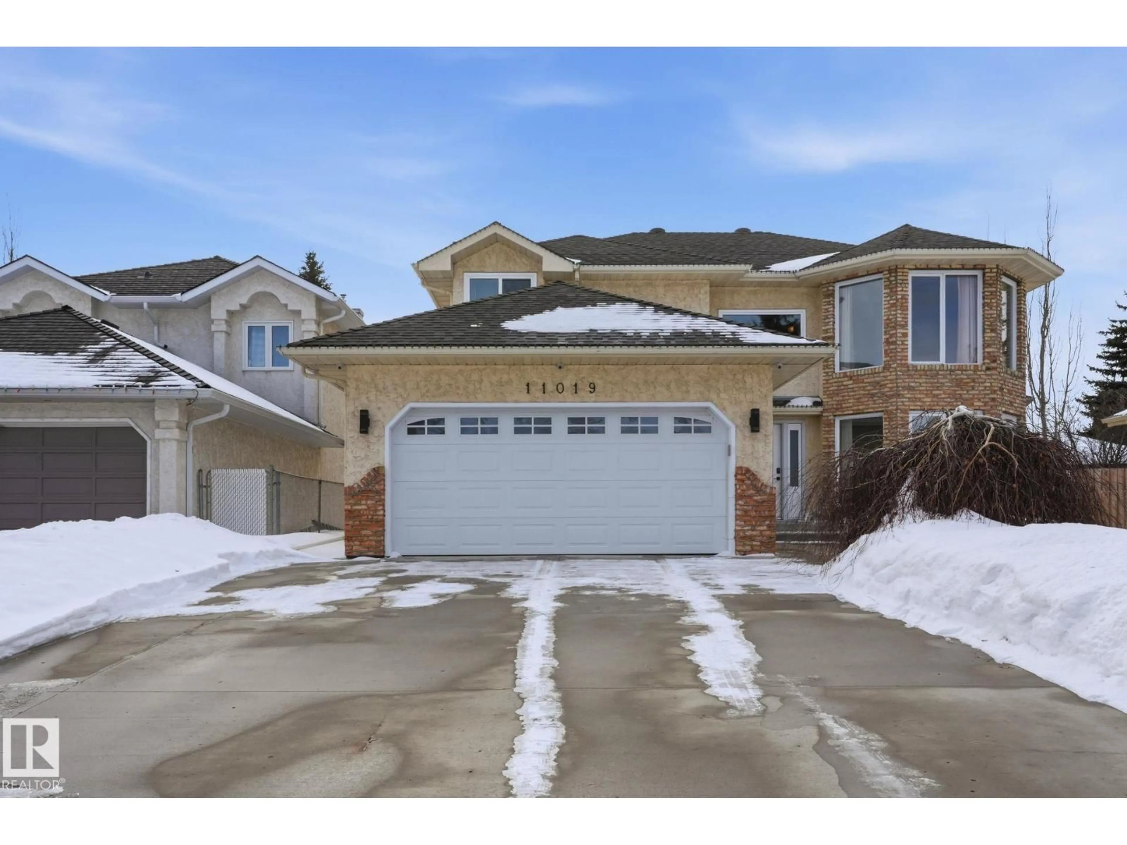 Unknown for 11019 10 AV, Edmonton Alberta T6J6N4