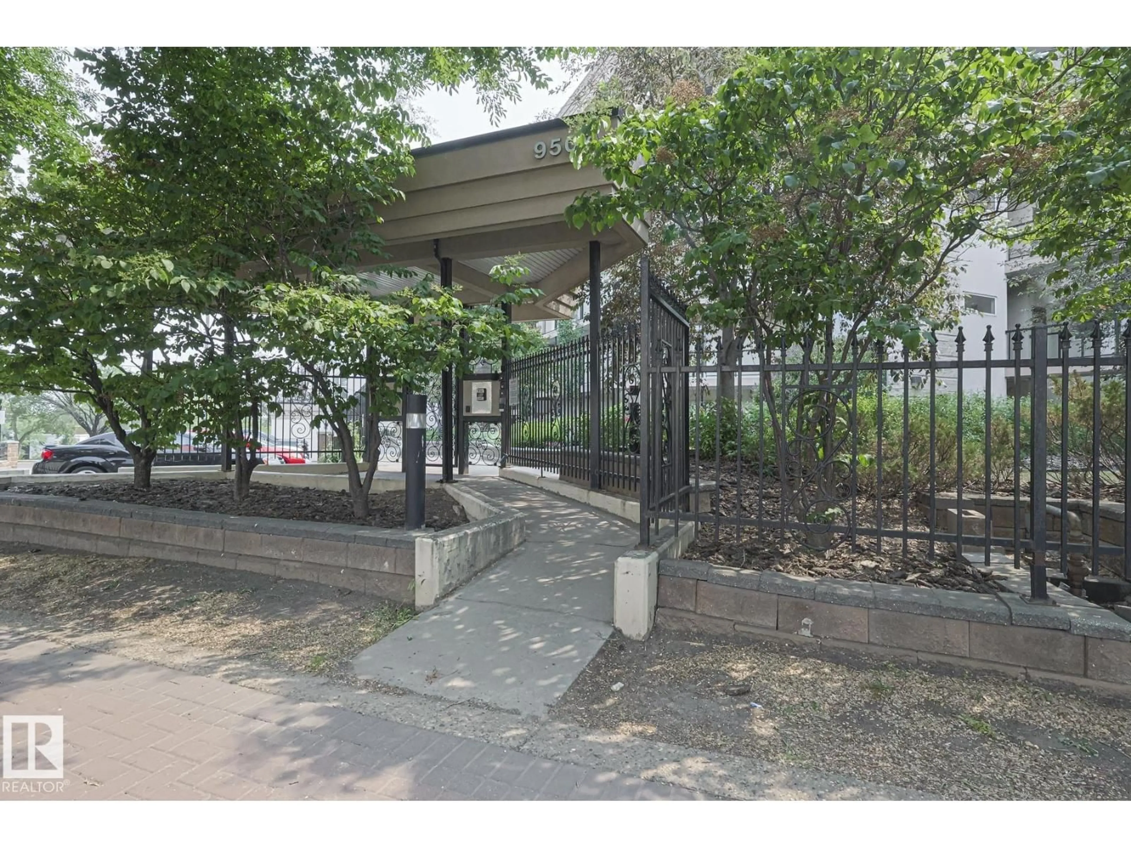 Unknown for #113 - 9507 101 AV NW, Edmonton Alberta T5H4R1