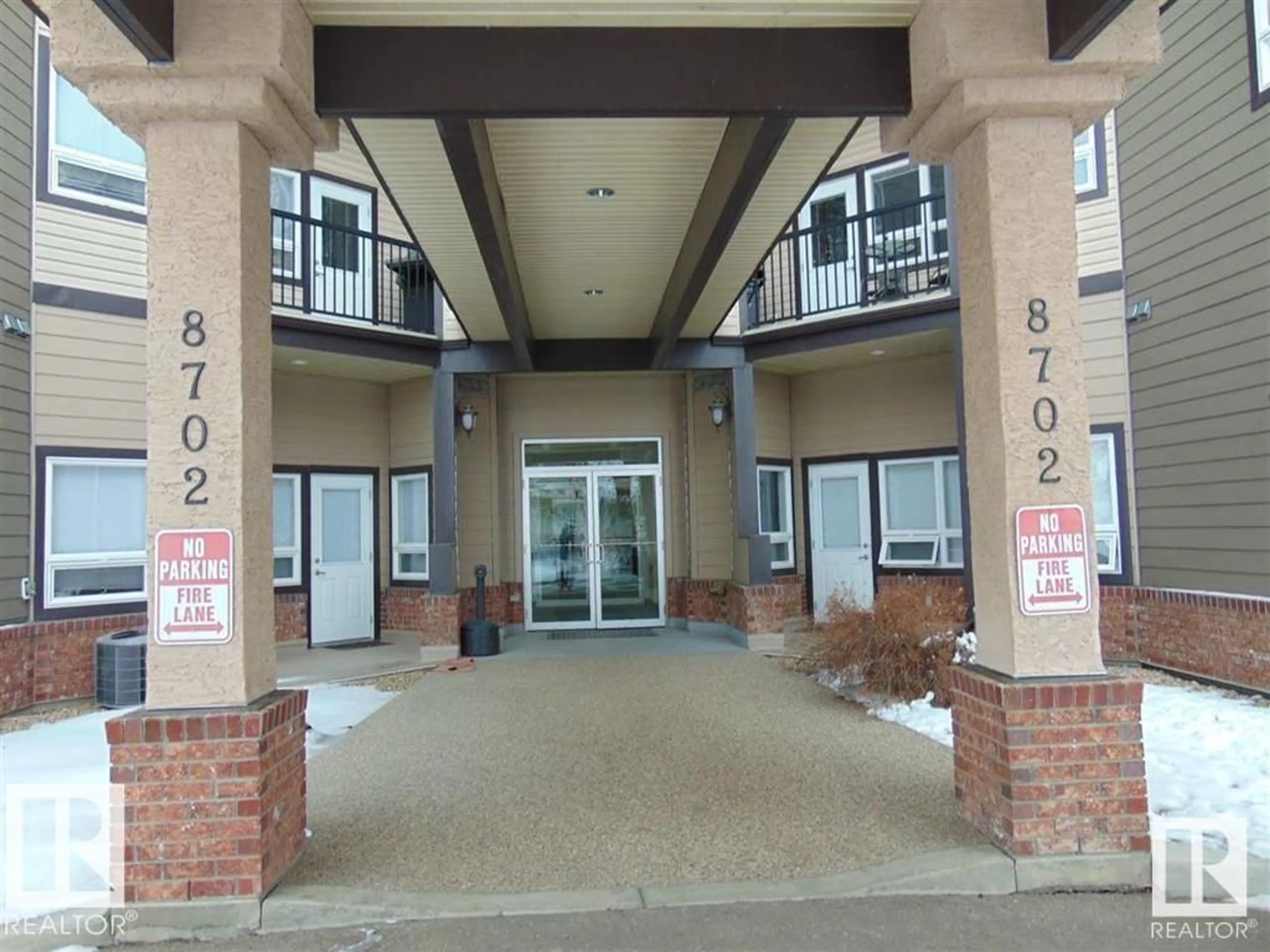 Indoor foyer for #213 - 8702 SOUTHFORT DR, Fort Saskatchewan Alberta T8L4R6