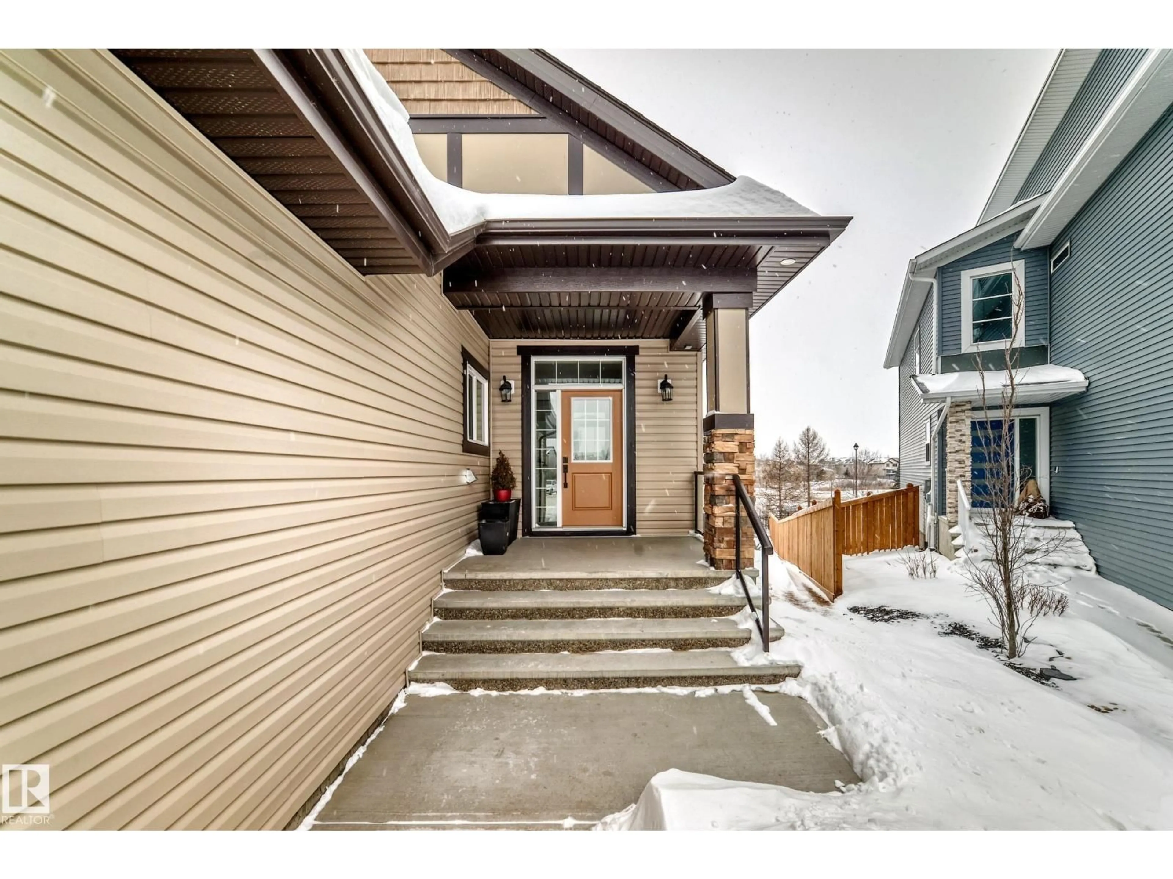 Indoor entryway for 139 KIDD CR, Leduc Alberta T9E1N6