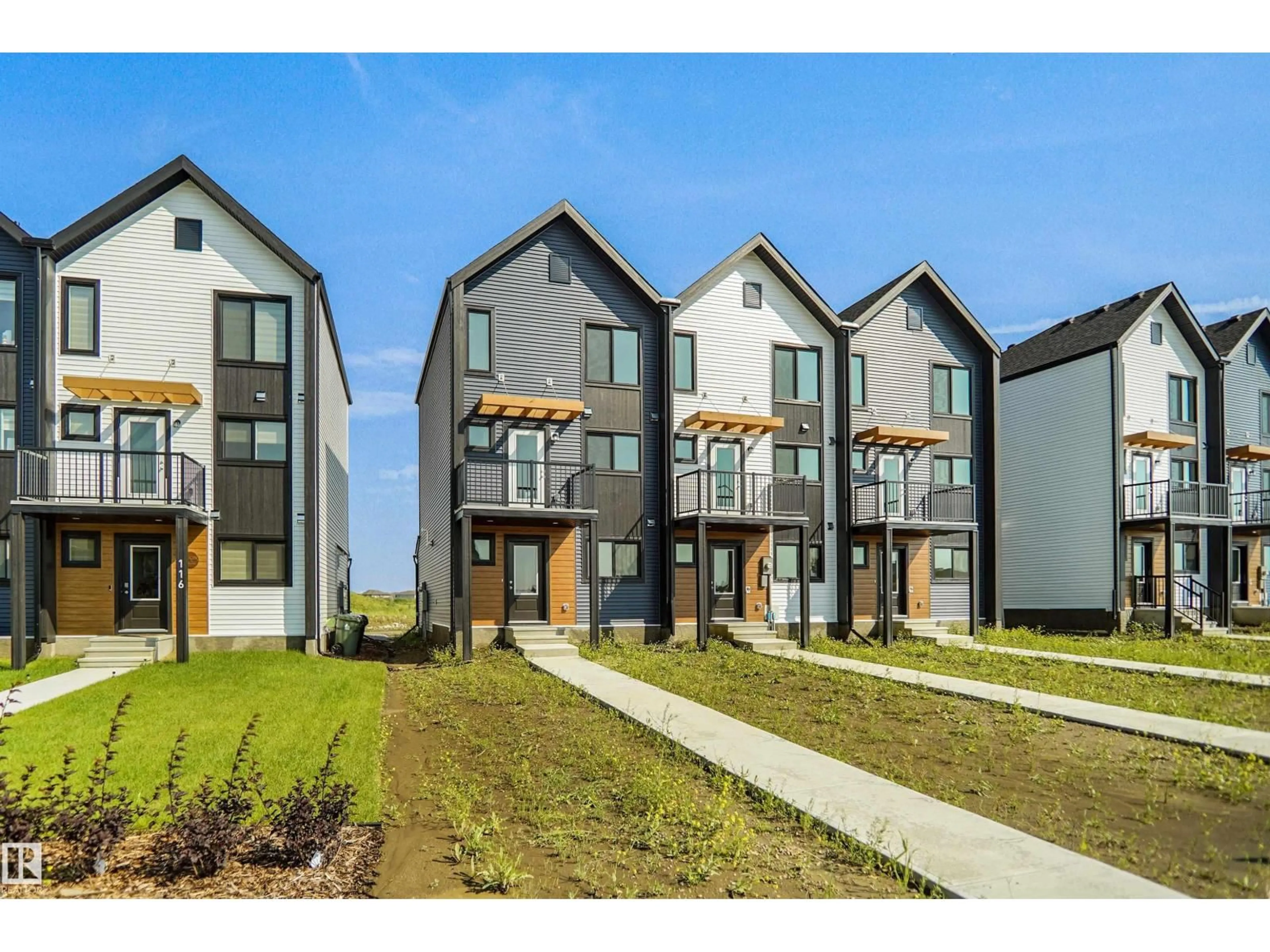 A pic from outside/outdoor area/front of a property/back of a property/a pic from drone, unknown for 118 COPPERHAVEN DR, Spruce Grove Alberta T8L1R8