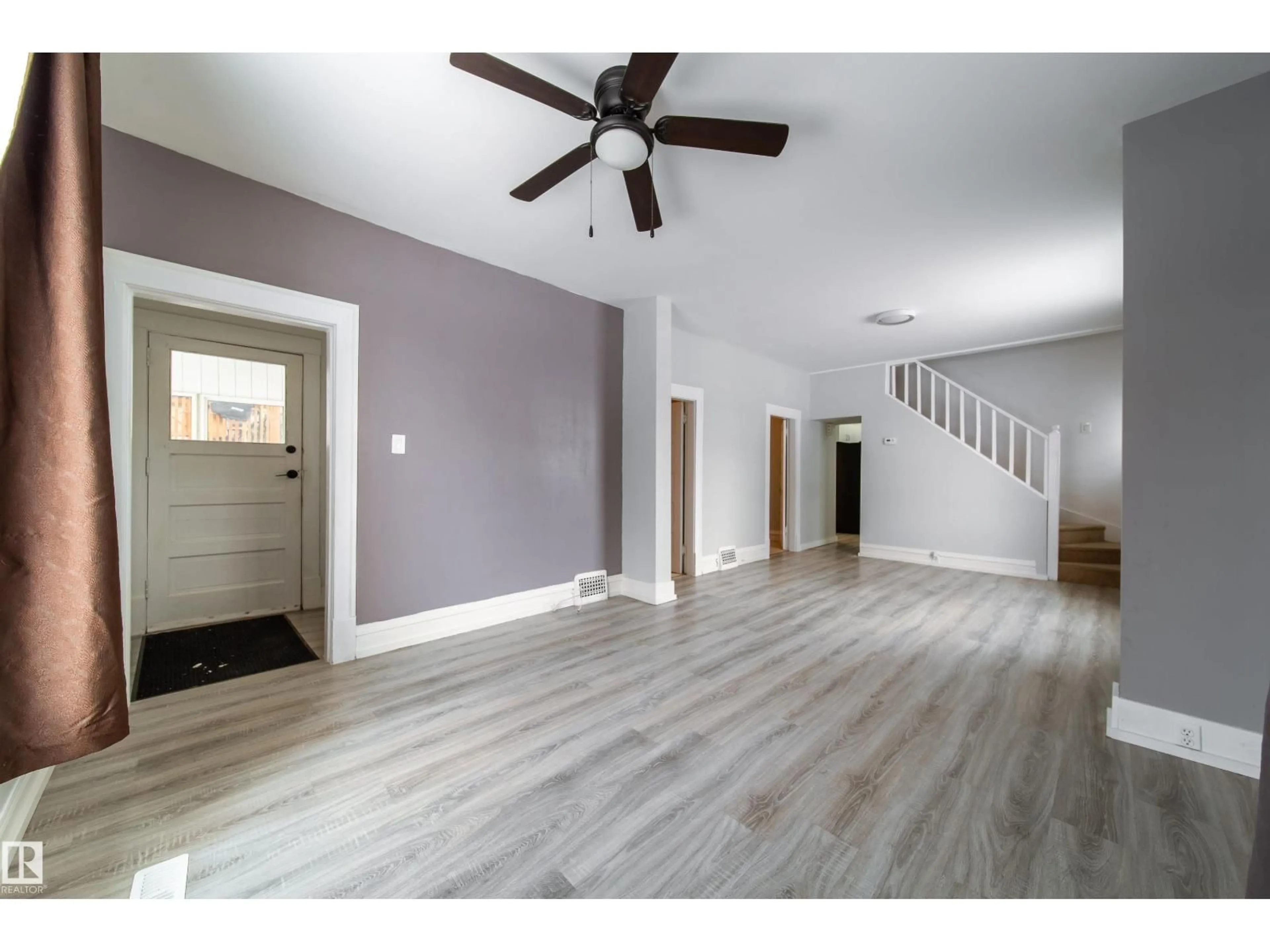 Unknown for 10803 93 ST, Edmonton Alberta T5H1Y7