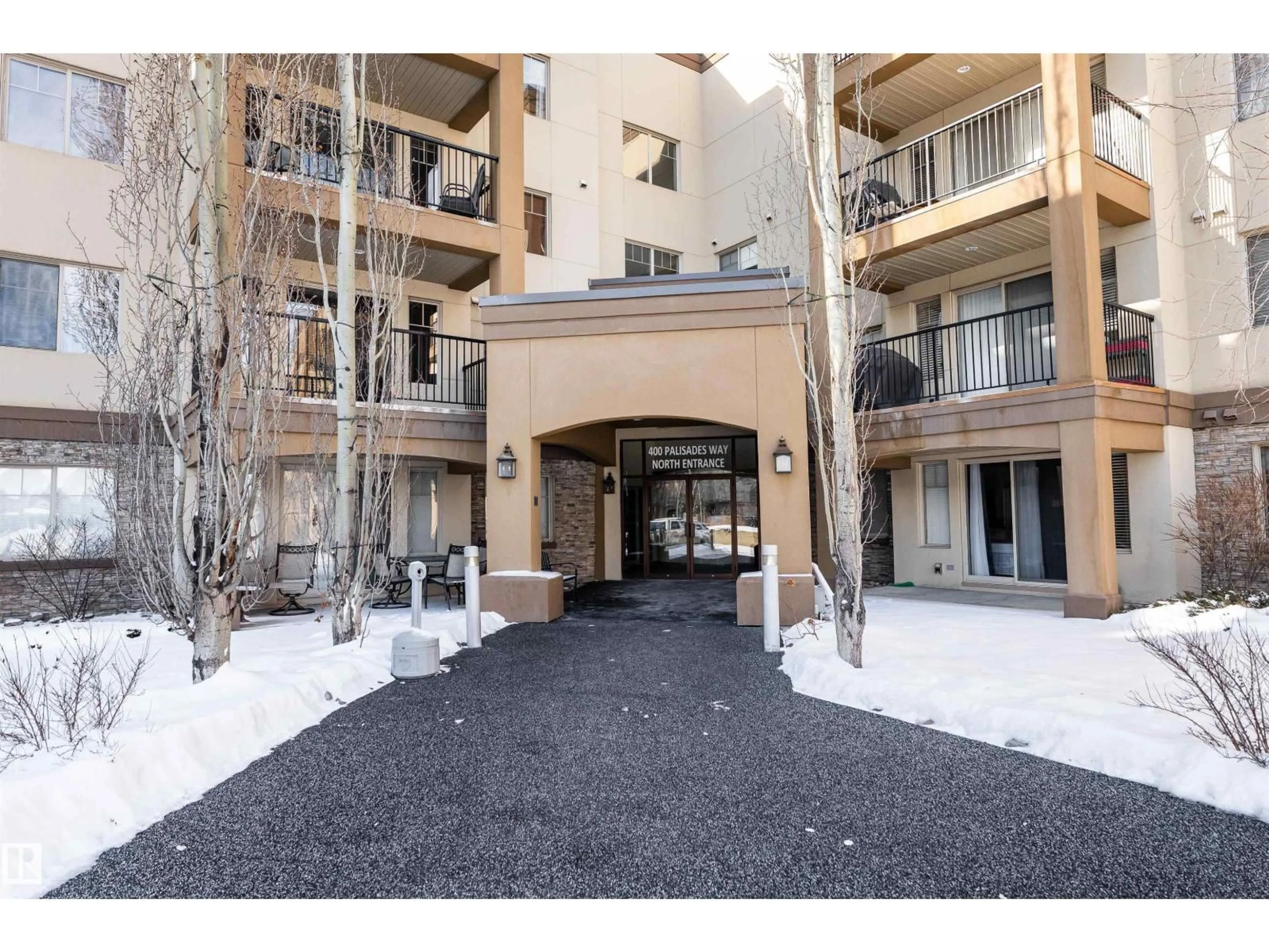 Indoor foyer for 415 - 400 PALISADES WY, Sherwood Park Alberta T8H0H4