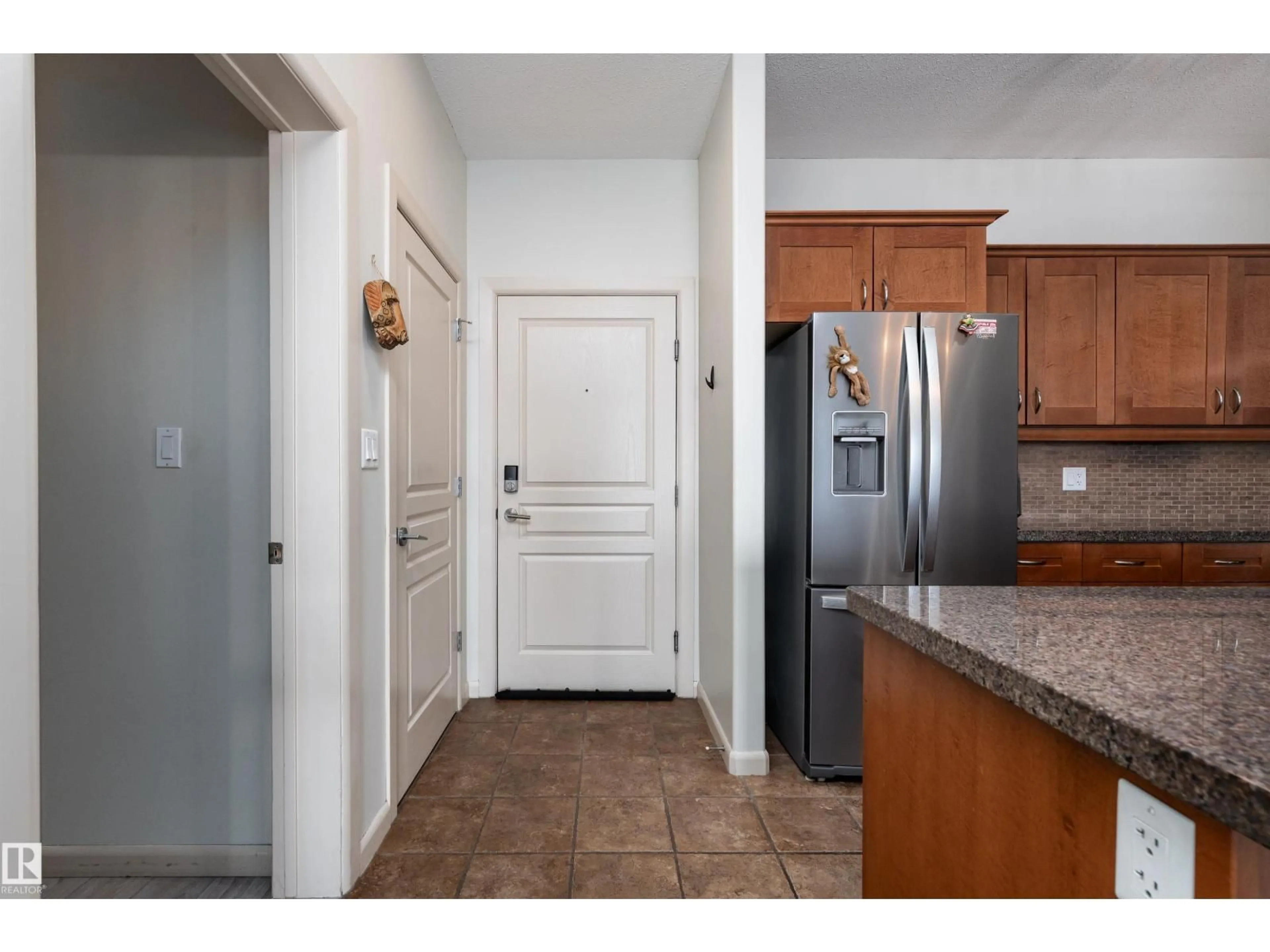 Indoor entryway for 415 - 400 PALISADES WY, Sherwood Park Alberta T8H0H4