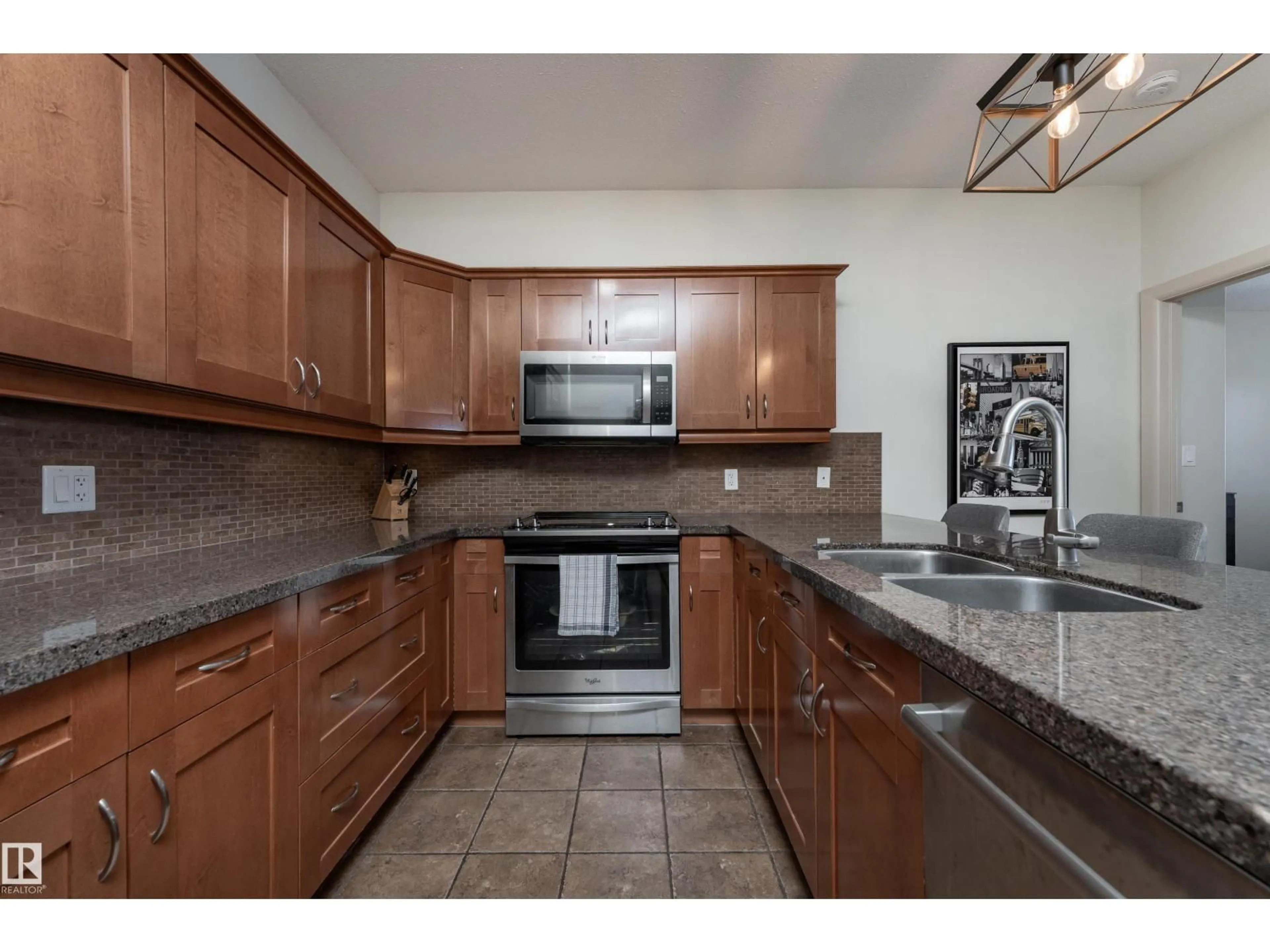 Standard kitchen, ceramic/tile floor for 415 - 400 PALISADES WY, Sherwood Park Alberta T8H0H4