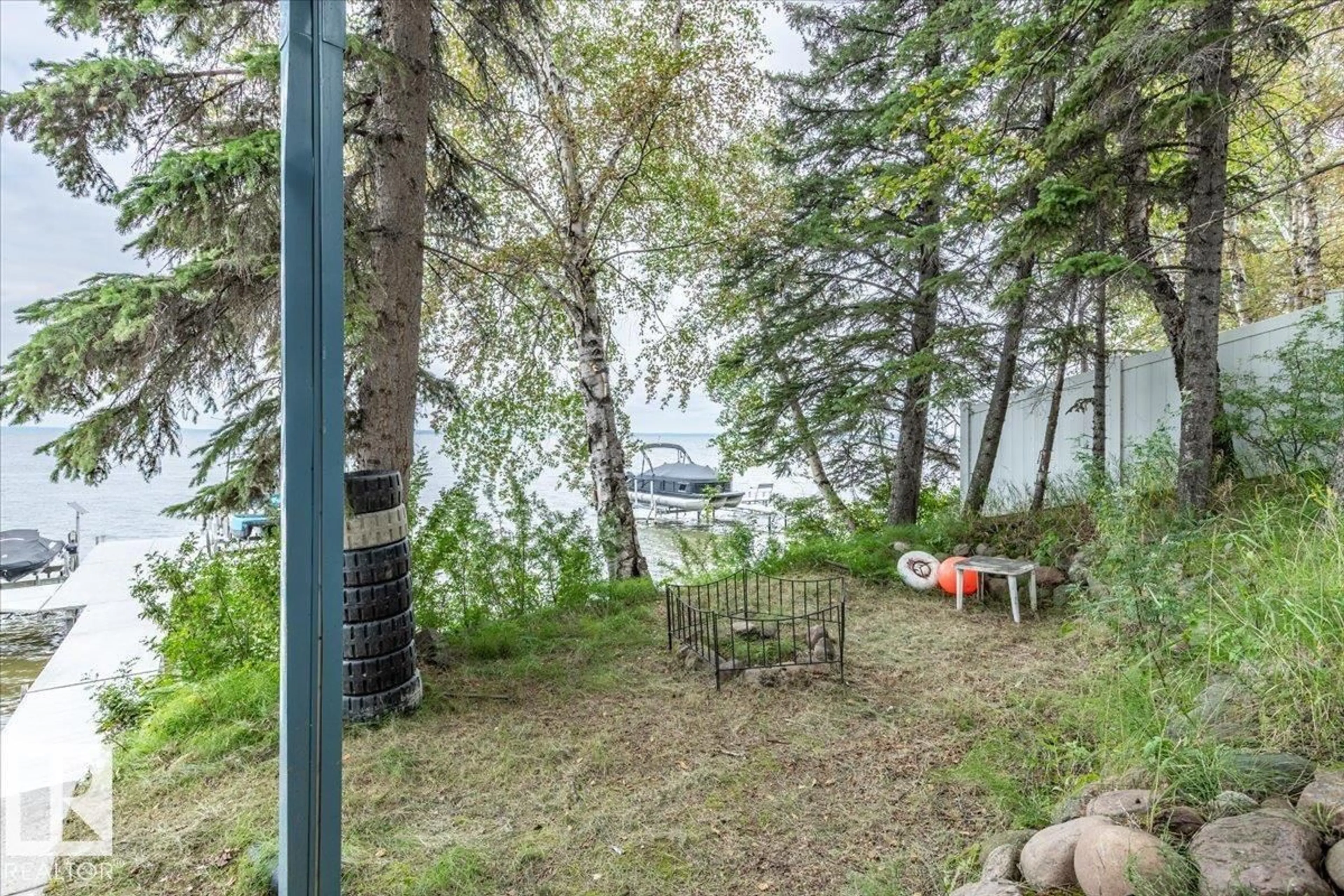 Patio, water/lake/river/ocean view for 239 LAKESHORE DR, Rural Wetaskiwin County Alberta T0C2V0