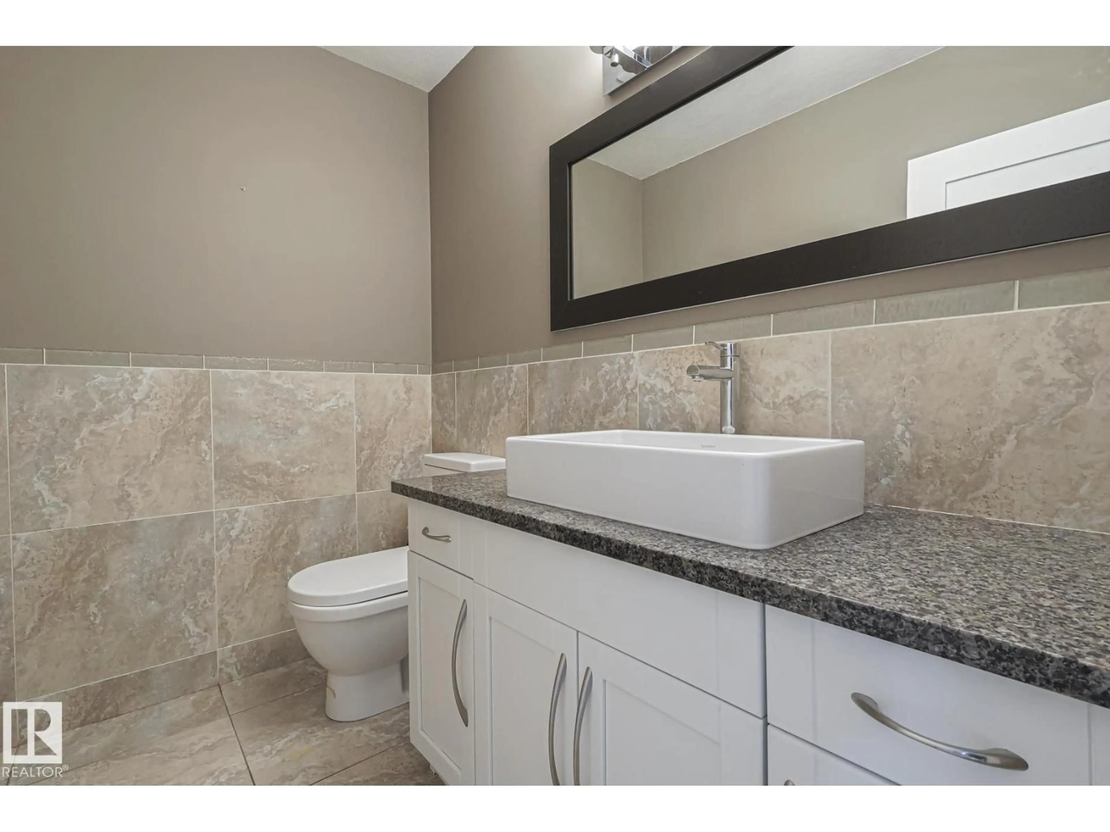 Standard bathroom, ceramic/tile floor for 8907 140 ST, Edmonton Alberta T5R0J1