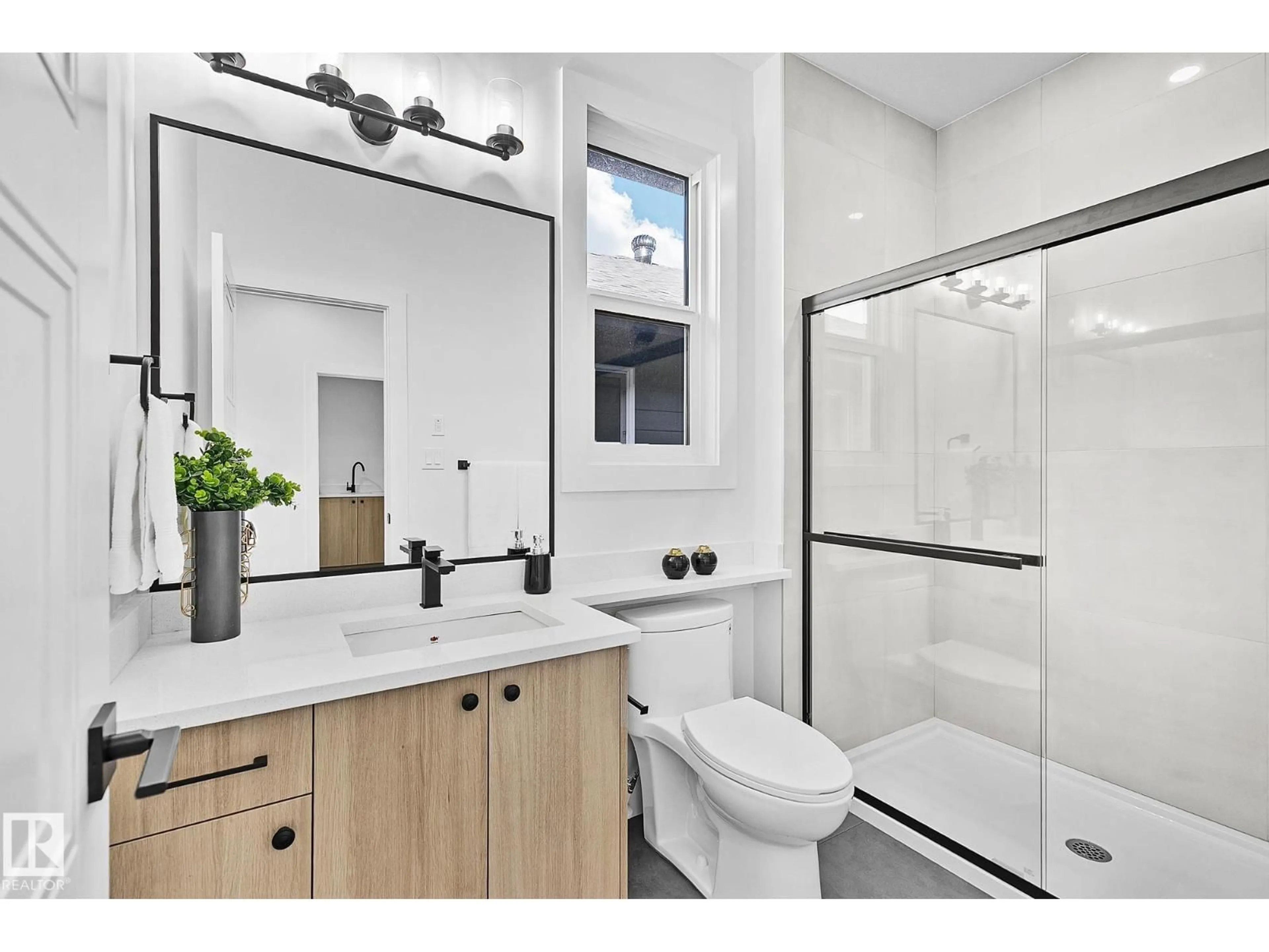 Contemporary bathroom, ceramic/tile floor for 523 ASHGROVE CIRCLE, Leduc Alberta T9E0K8