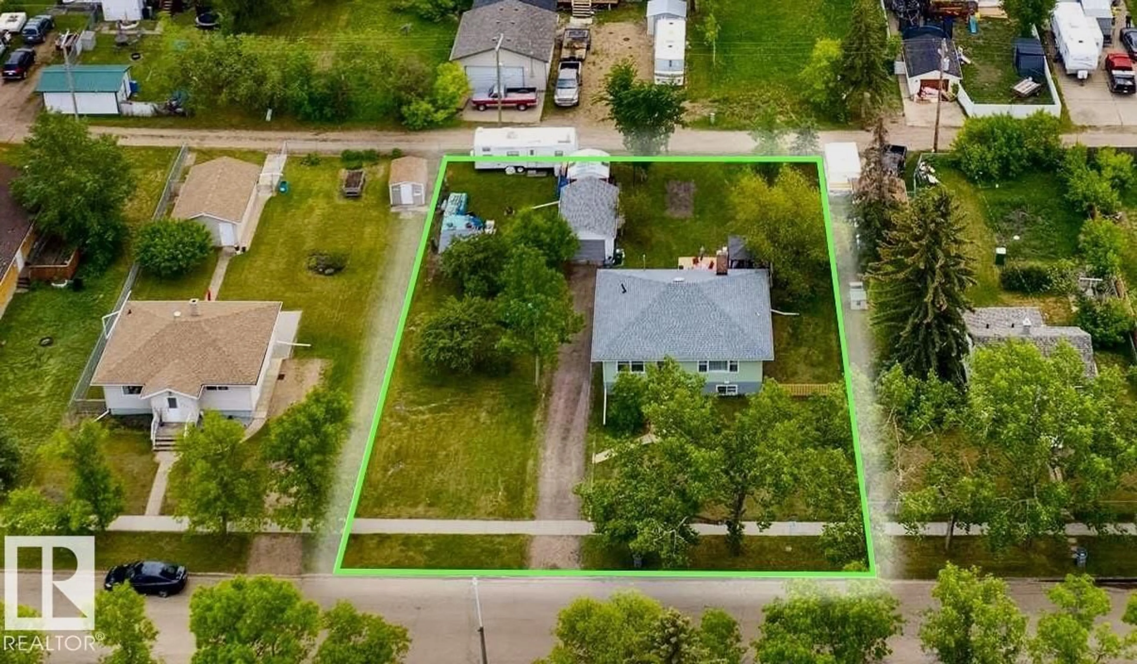 A pic from outside/outdoor area/front of a property/back of a property/a pic from drone, street for 4811 51 AV, Lamont Alberta T0B2R0