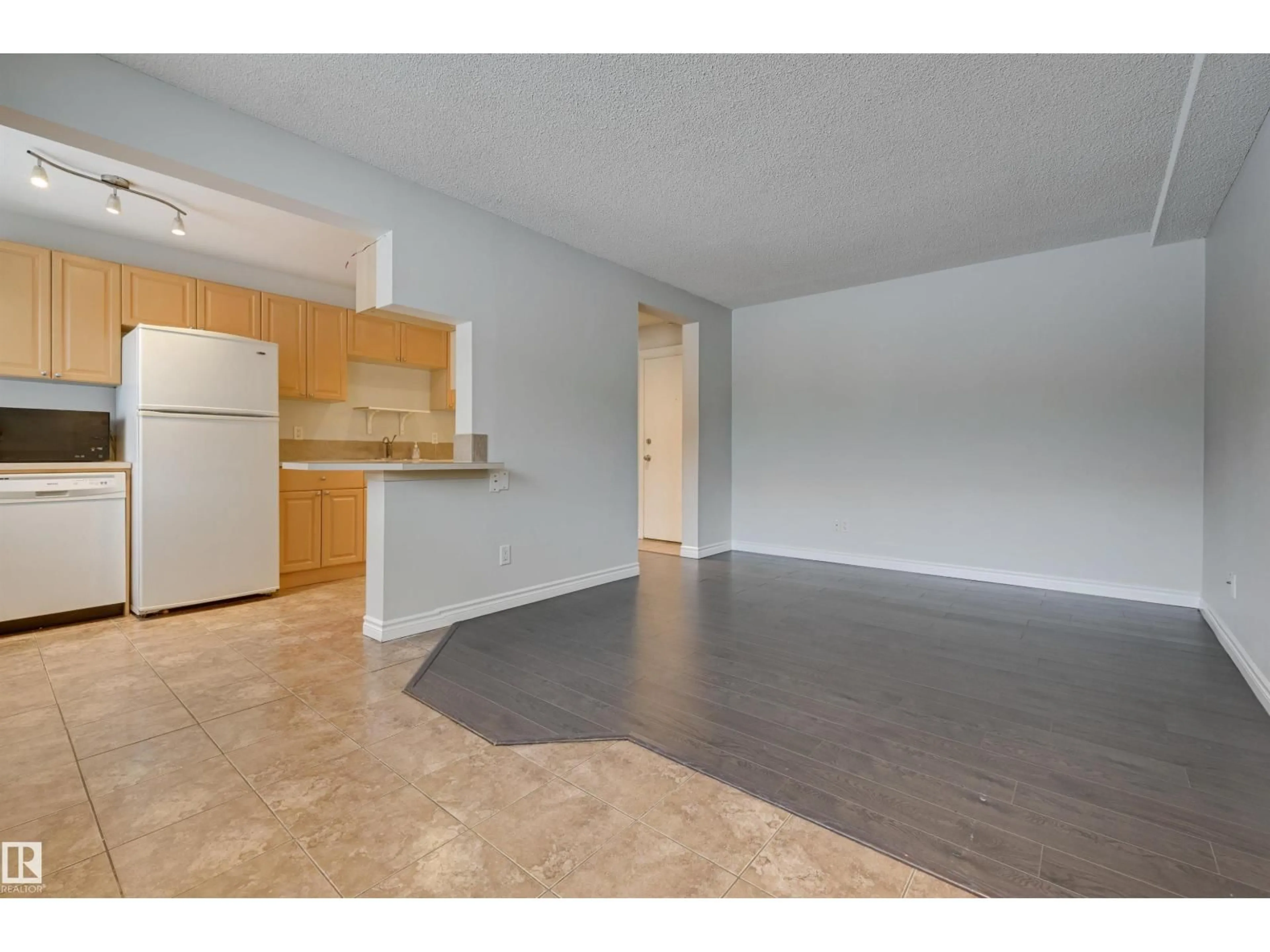 Unknown for 105 - 10621 79 AV, Edmonton Alberta T6E1S2