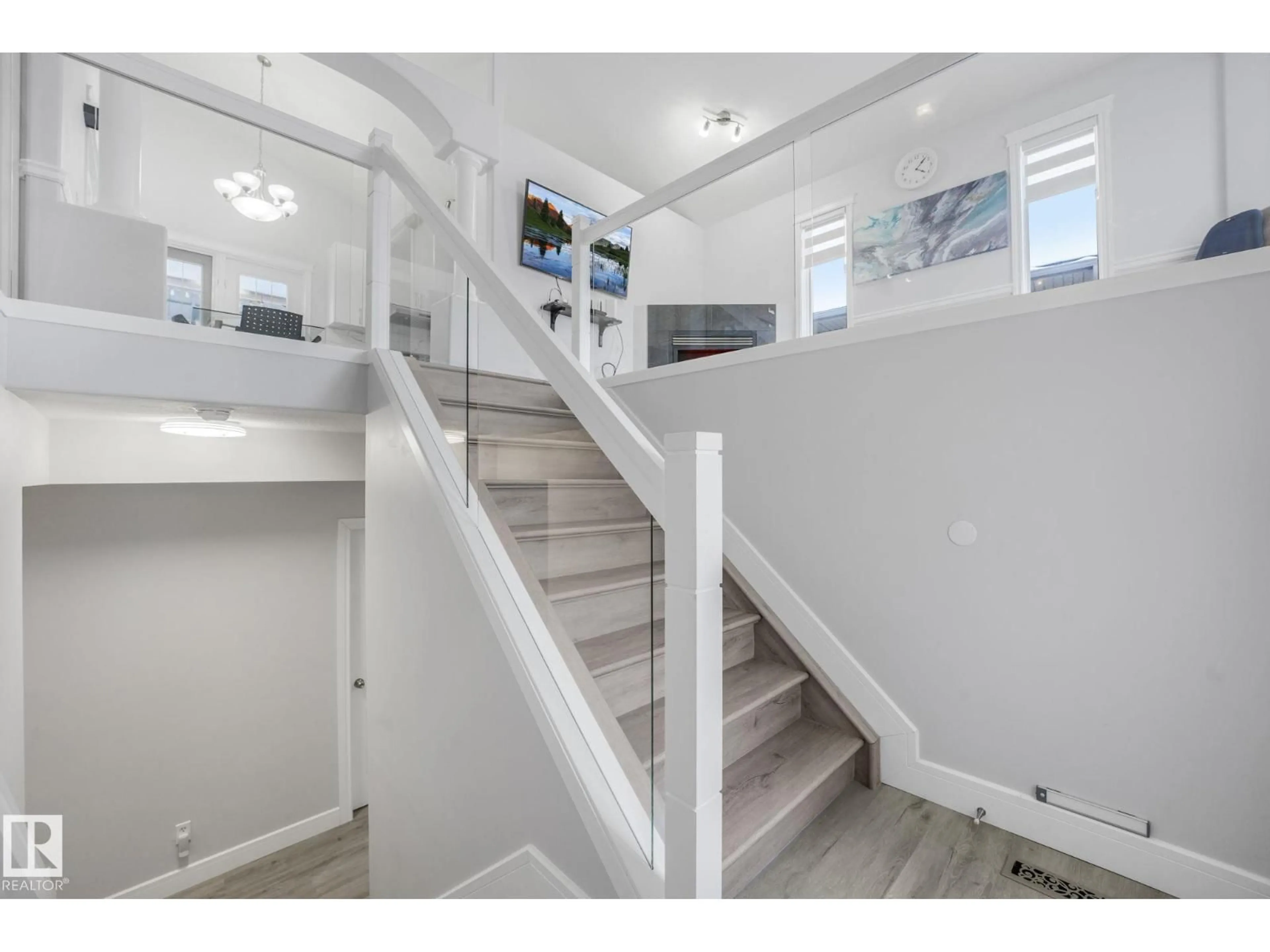 Stairs for 2919 151A AV, Edmonton Alberta T5Y2Y5