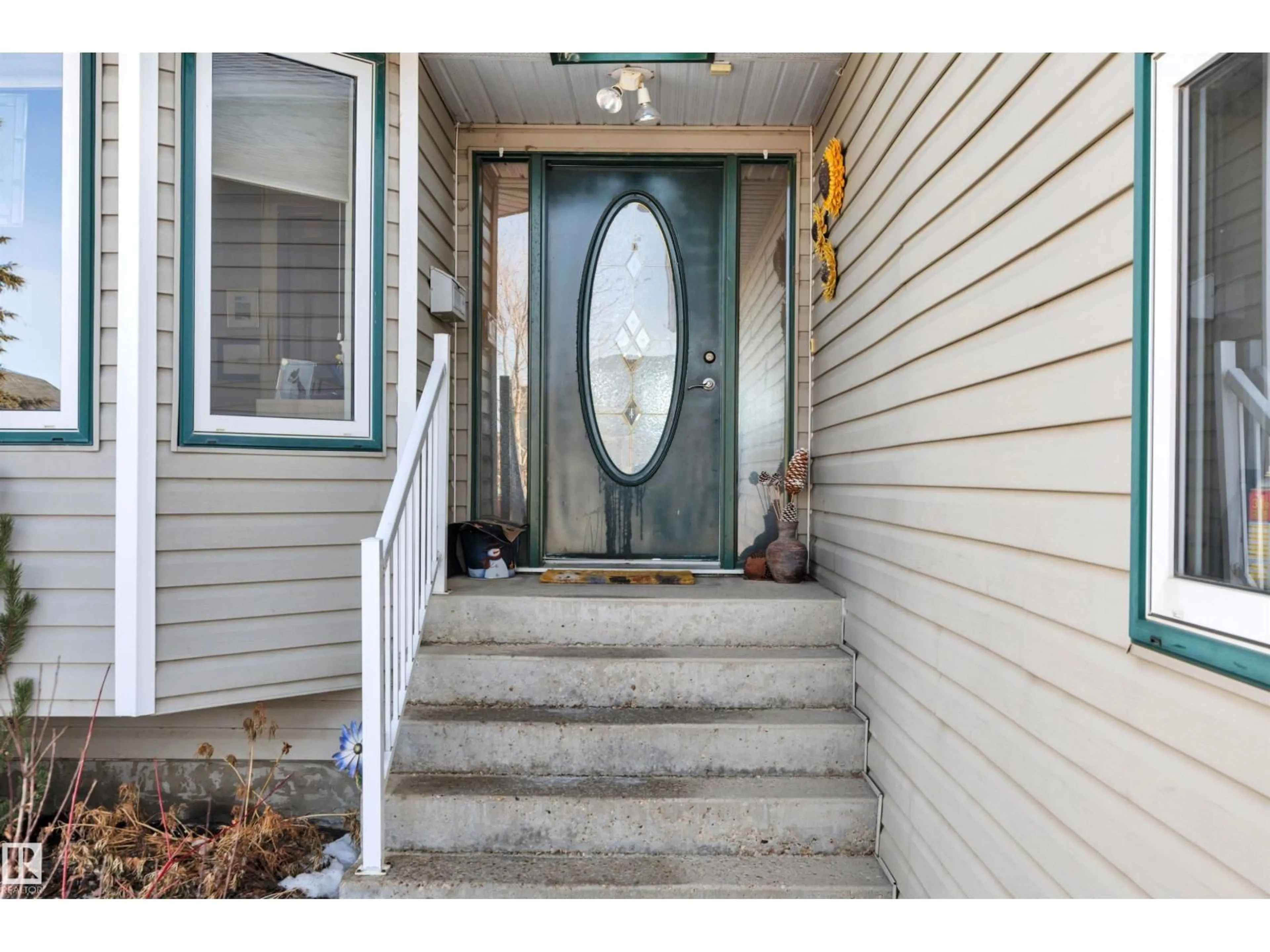 Indoor entryway for 115 PARKSIDE DR, Wetaskiwin Alberta T9A3H1