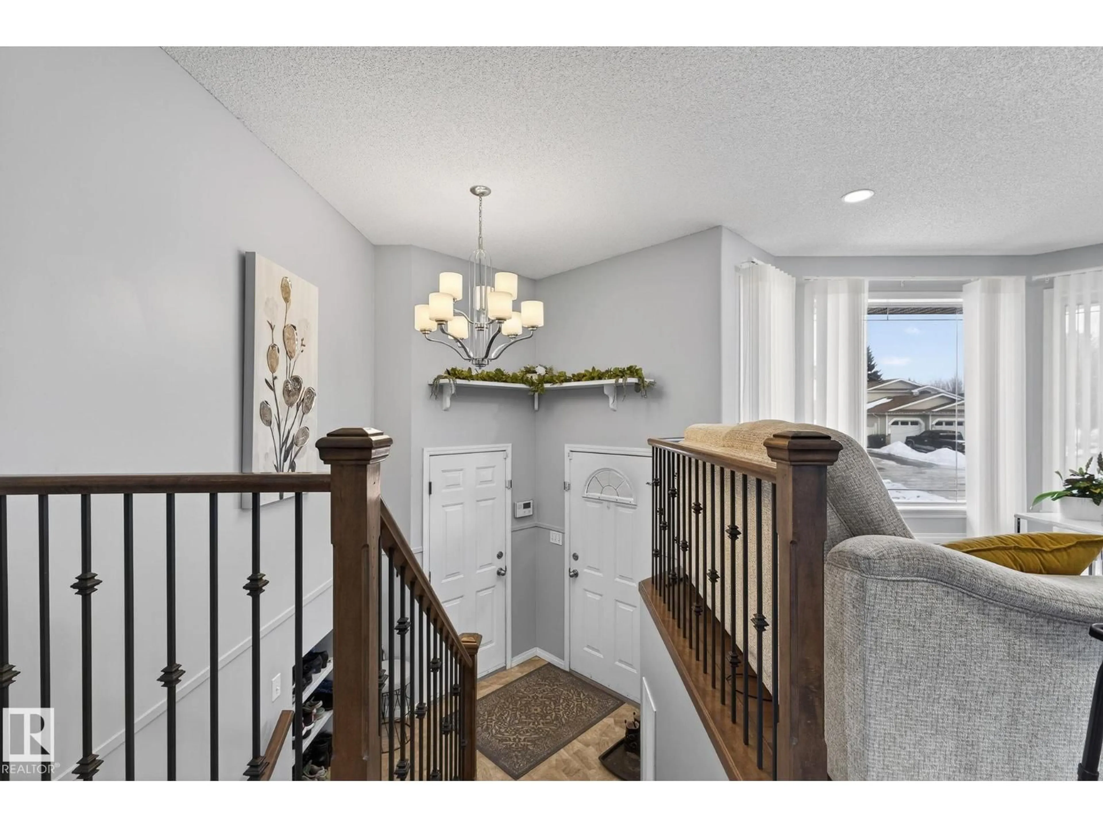 Indoor entryway for 91 WESTMEWS, Fort Saskatchewan Alberta T8L3W7