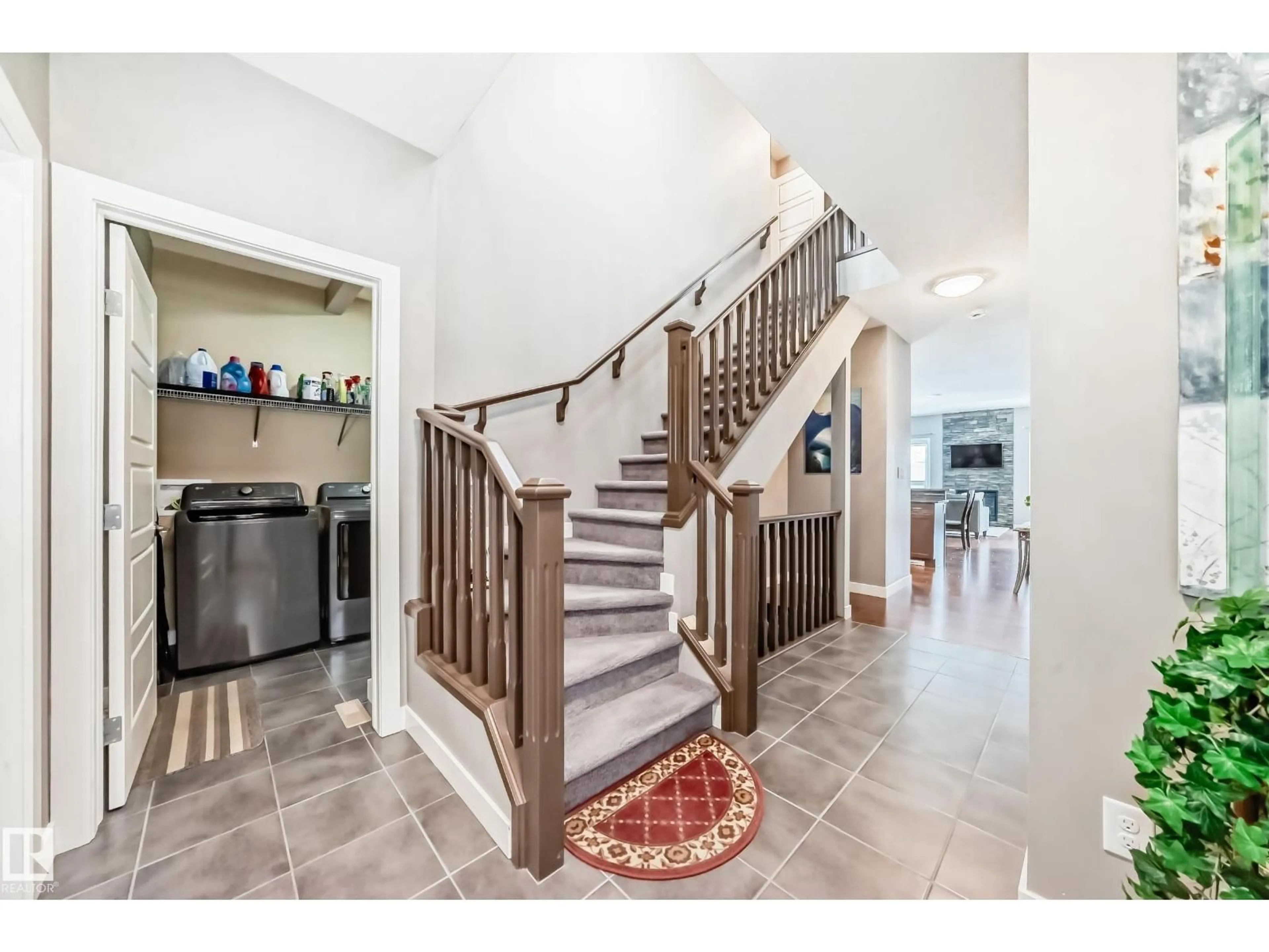 Indoor entryway for NW - 8811 217 ST, Edmonton Alberta T5T4R4