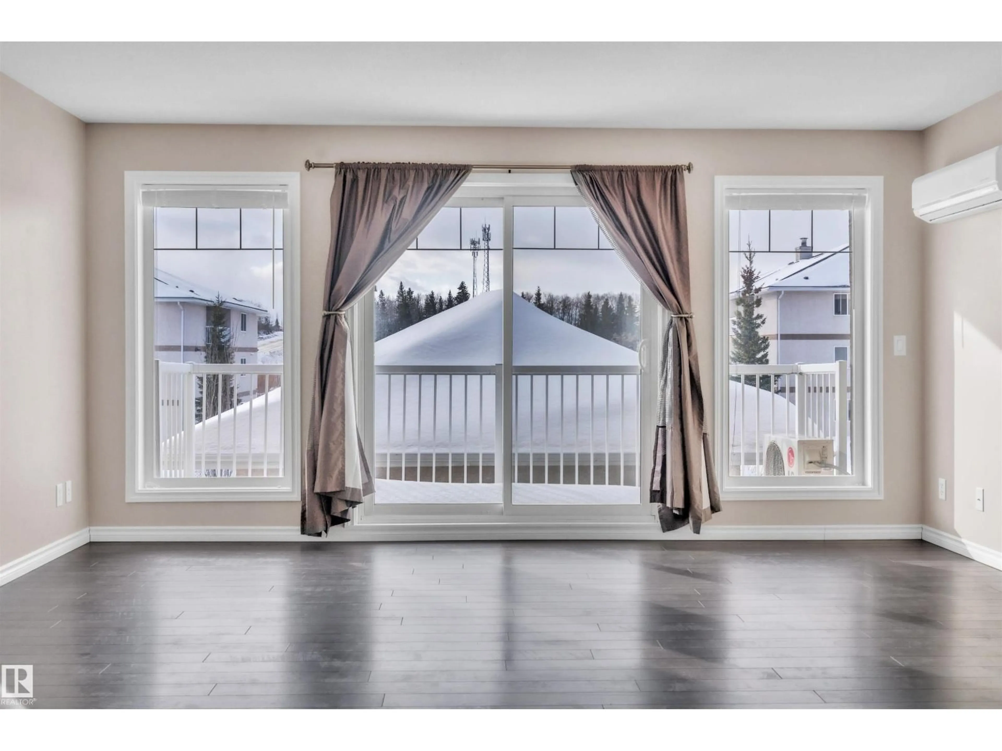 Indoor entryway for 3204 901 16 ST, Cold Lake Alberta T9M2J1