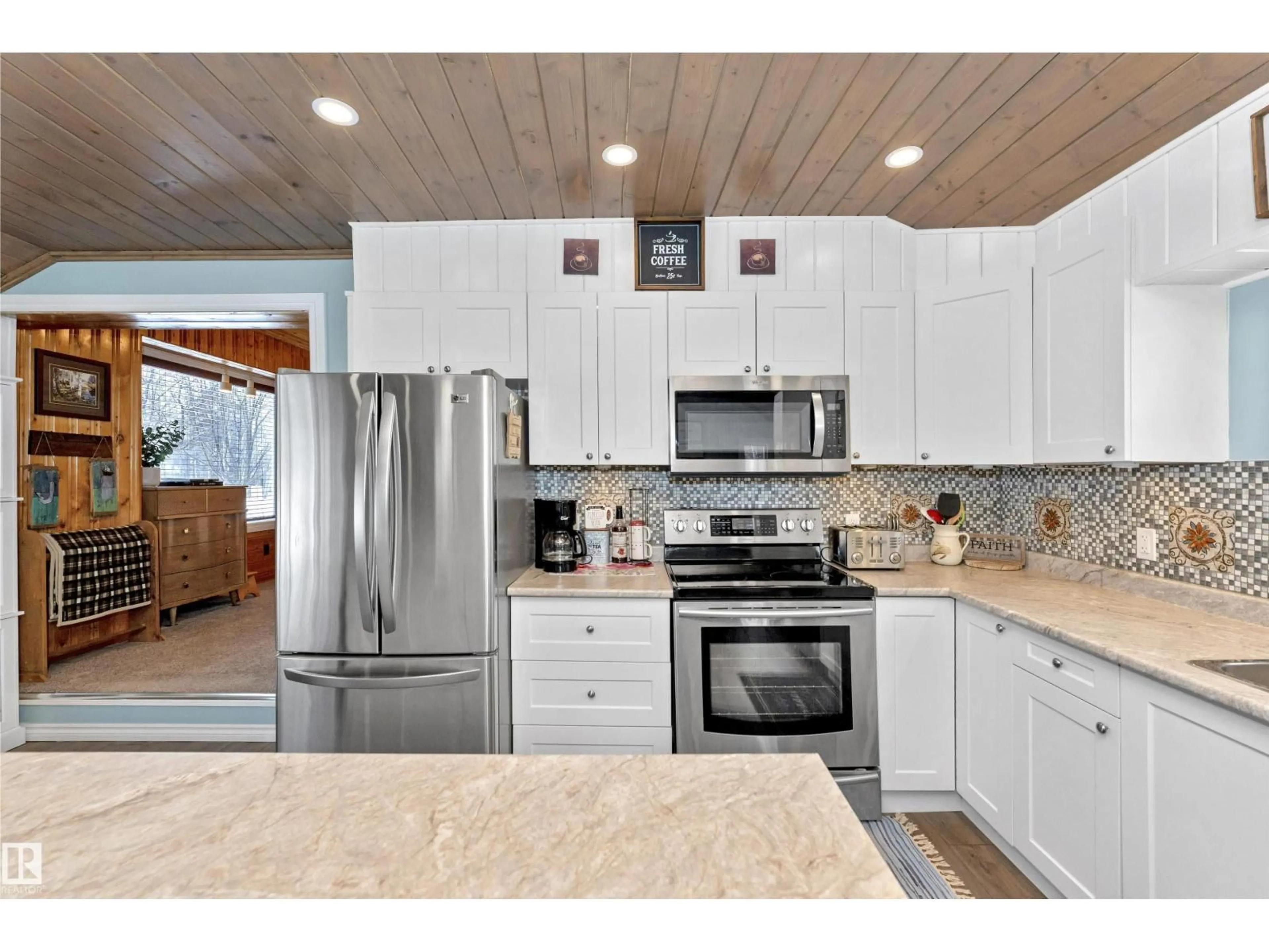 Open concept kitchen, ceramic/tile floor for 516 5 ST, Rural Lac Ste. Anne County Alberta T0E0A2