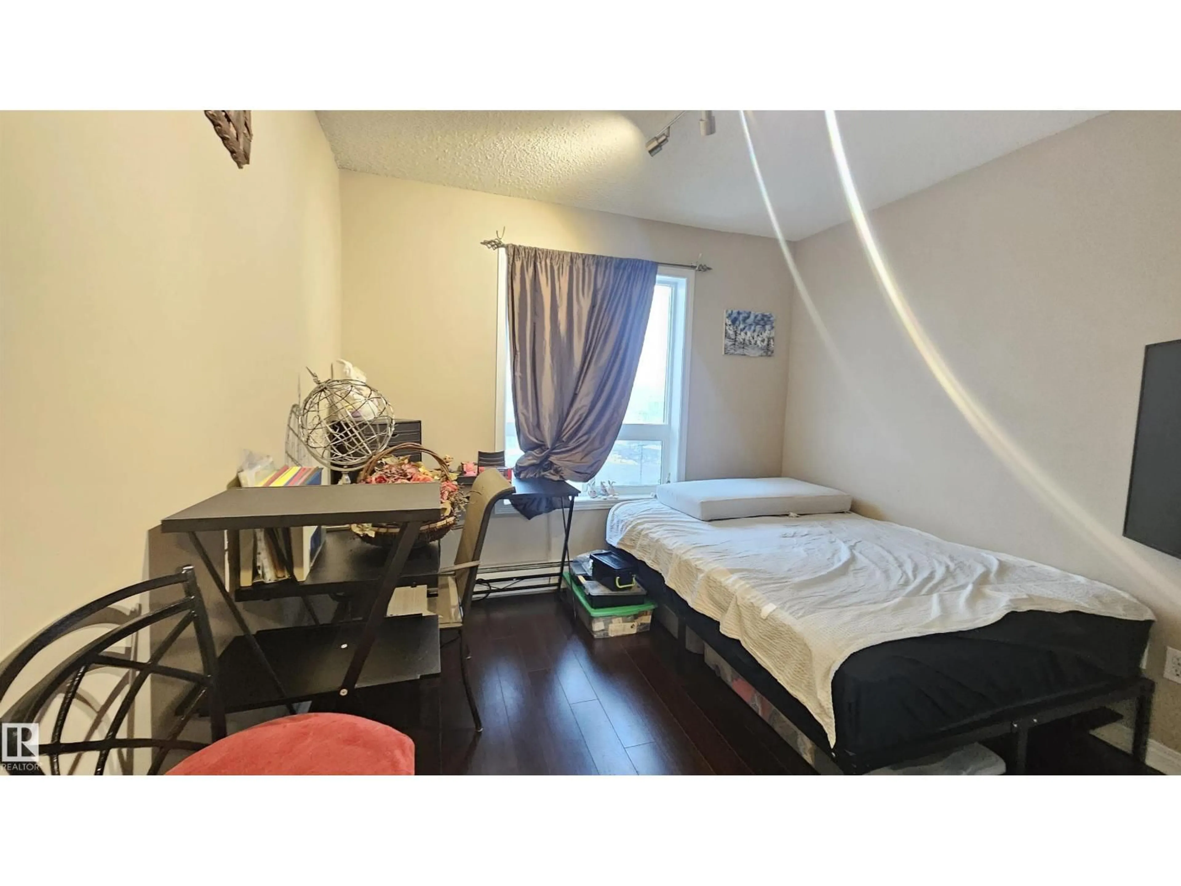 A pic of a room for 1404 SOUTH TERWILLEGAR DR, Edmonton Alberta T6R0E1