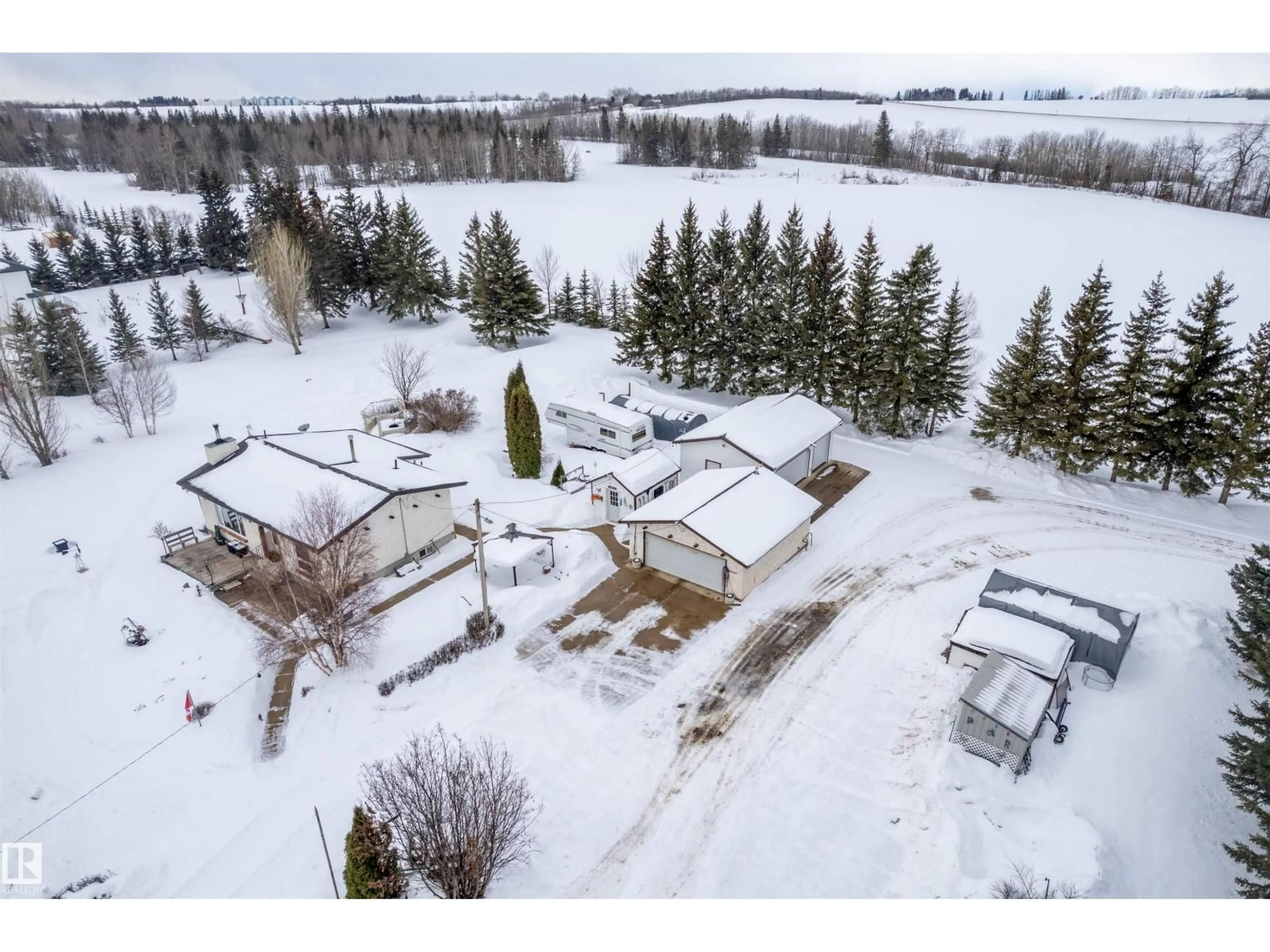 A pic from outside/outdoor area/front of a property/back of a property/a pic from drone, unknown for 3814 50 ST, Smoky Lake Town Alberta T0A3C0