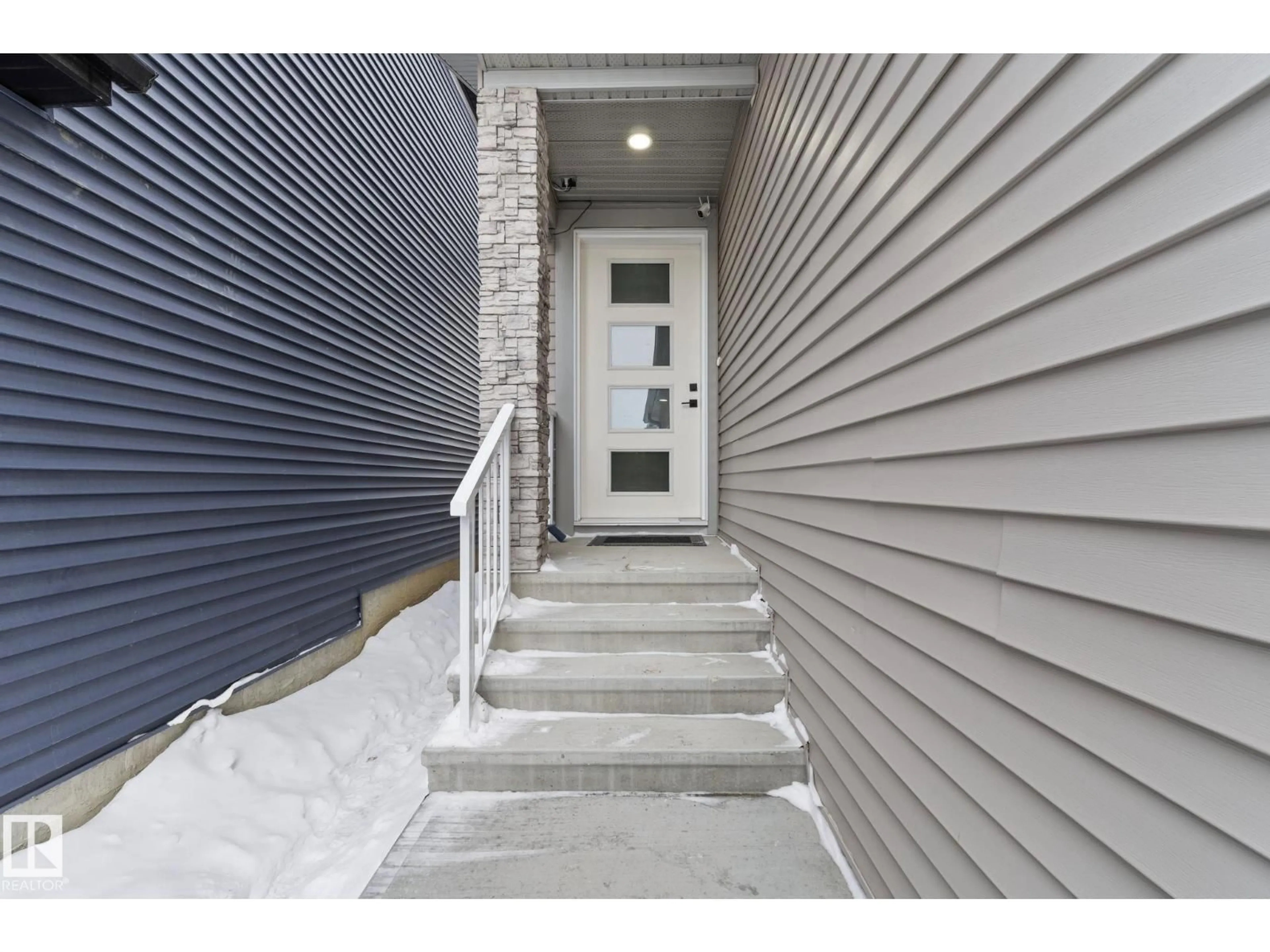 Indoor entryway for 5368 KIMBALL PL, Edmonton Alberta T6W5E5