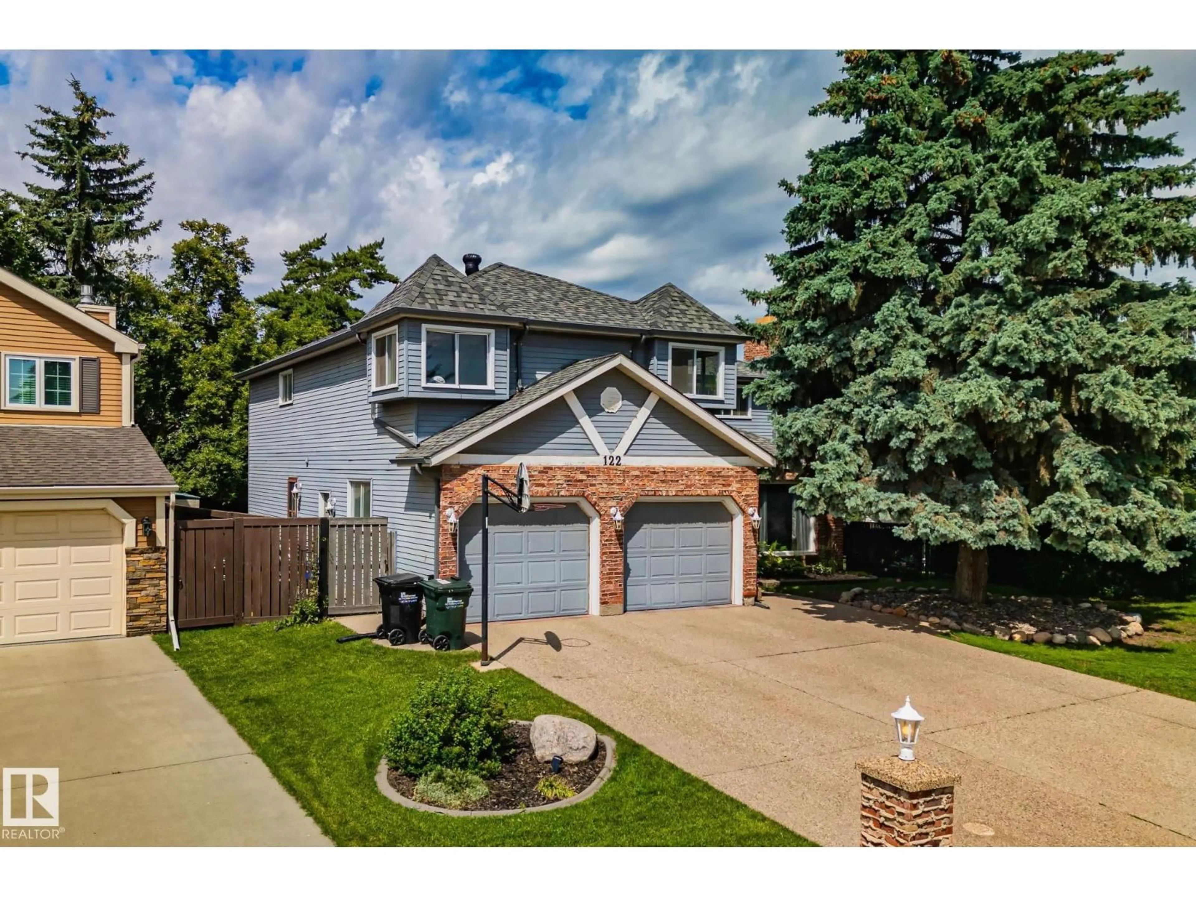 Unknown for 122 VILLAGE DO, Sherwood Park Alberta T8A4L6