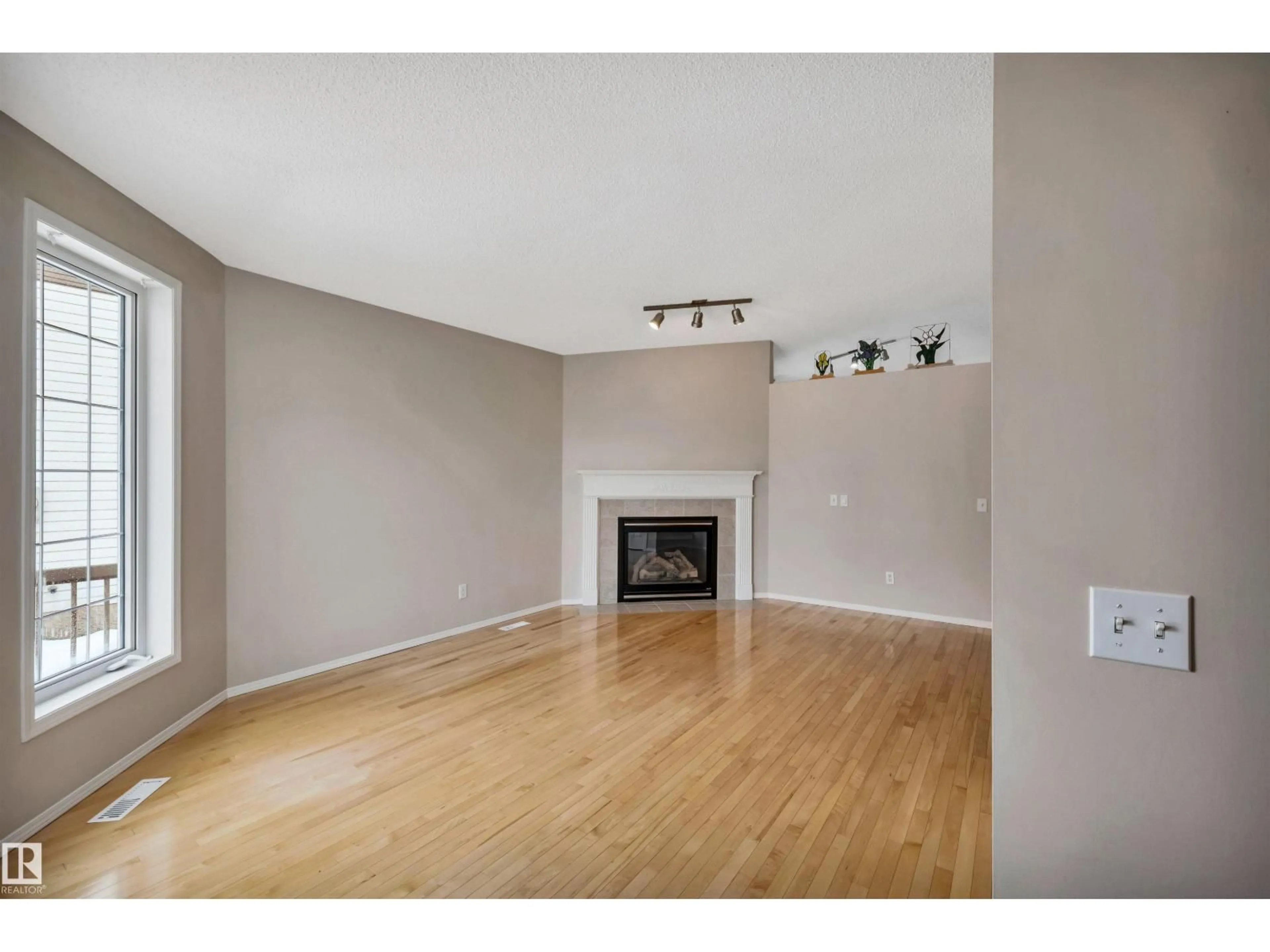 A pic of a room for 91 HAMILTON CR, St. Albert Alberta T8N6W7