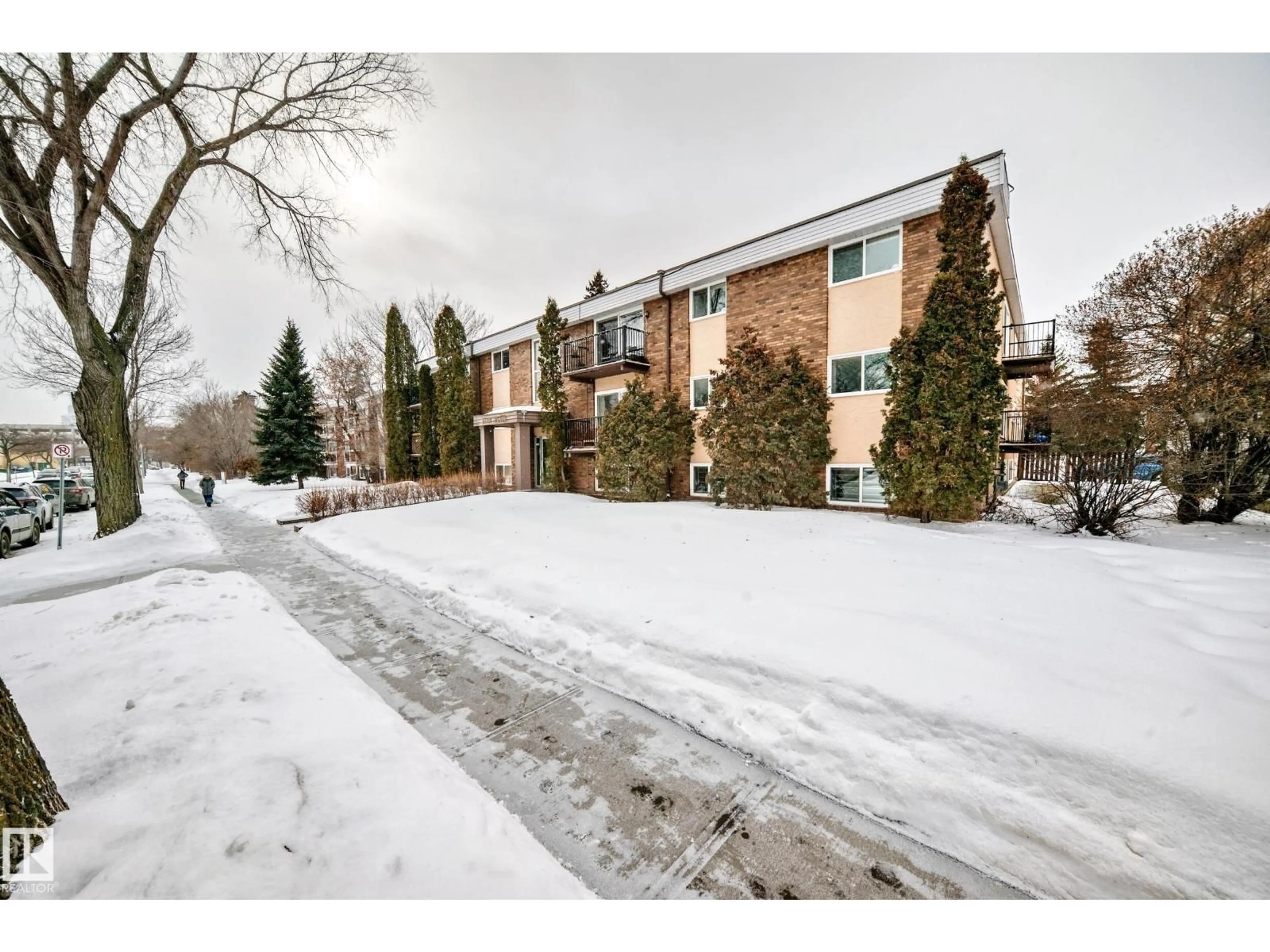 Patio, street for #102 - 11916 104 ST NW, Edmonton Alberta T5G2L2