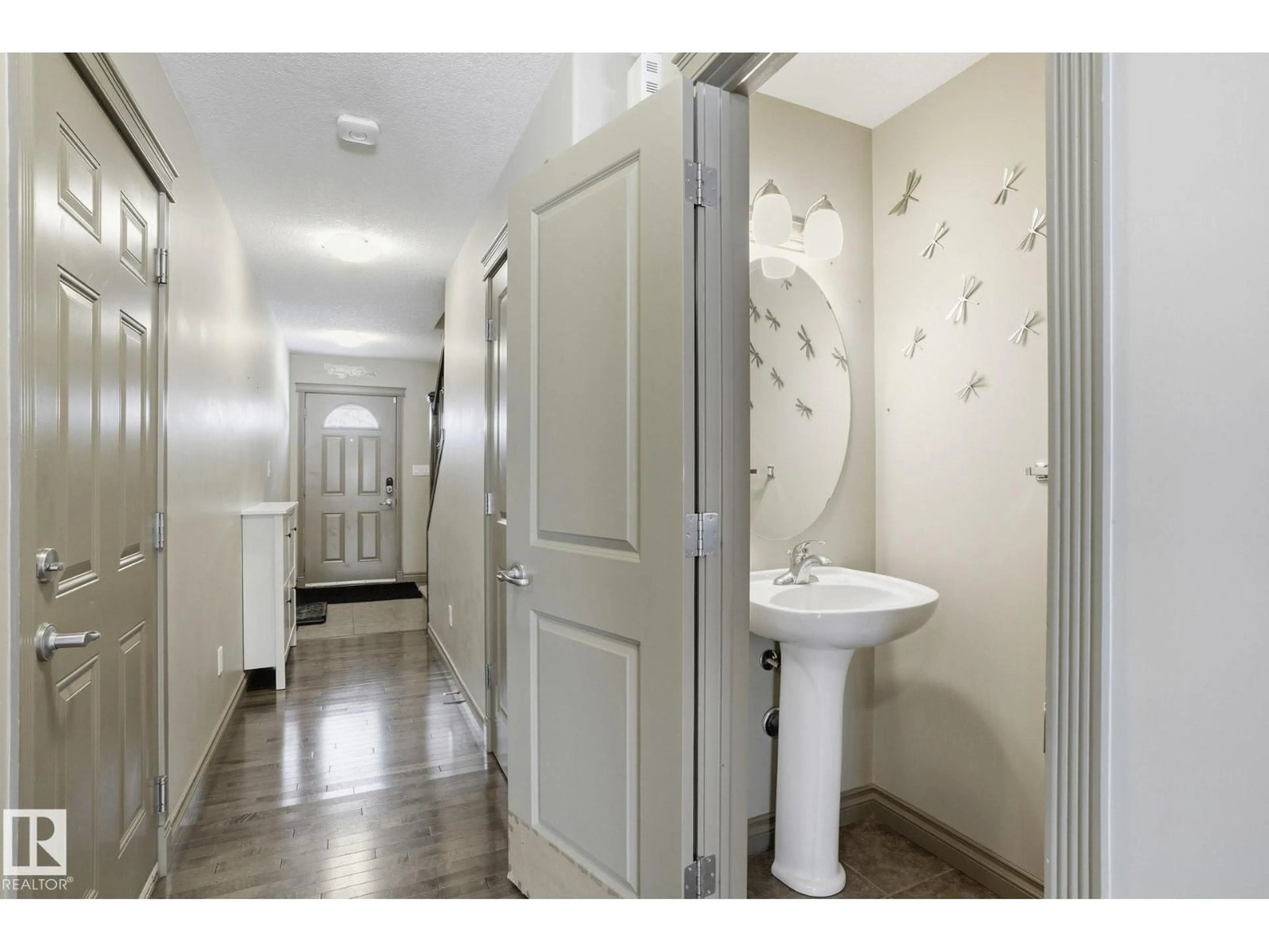 Indoor entryway for #21 - 5120 164 AV, Edmonton Alberta T5Y0L7