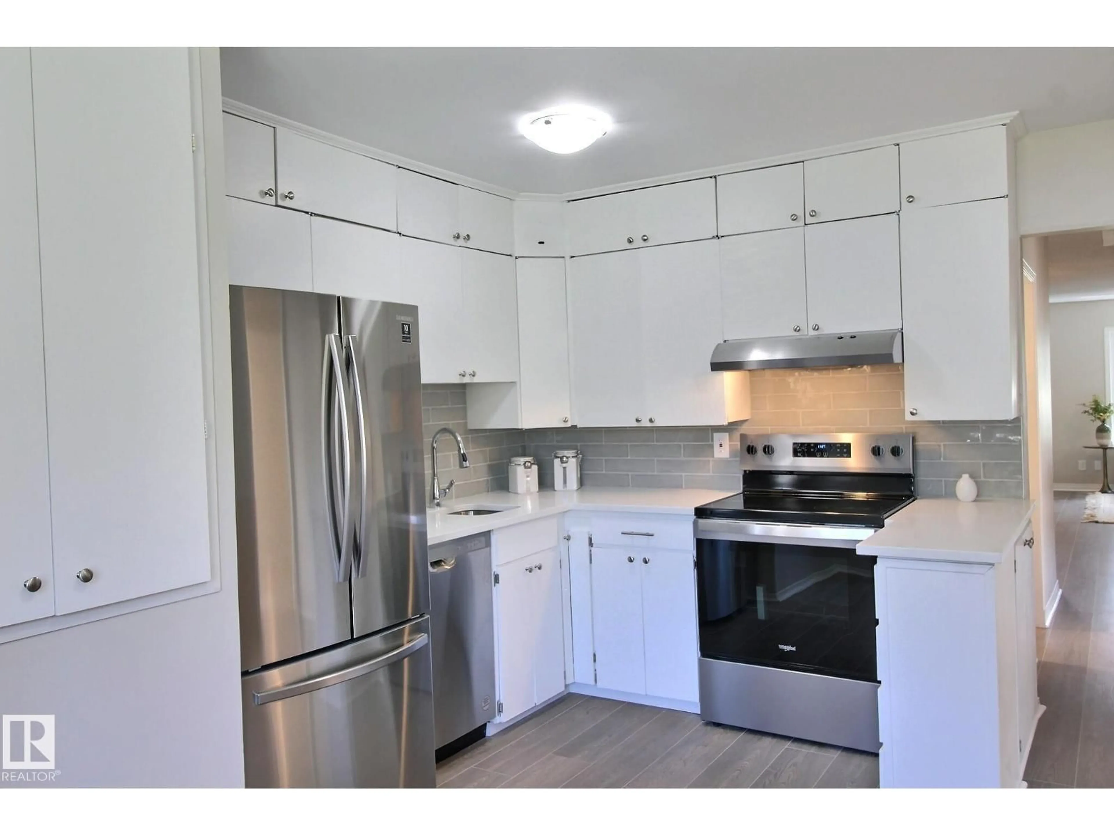 Standard kitchen, unknown for 11512 67 ST, Edmonton Alberta T5B1L7