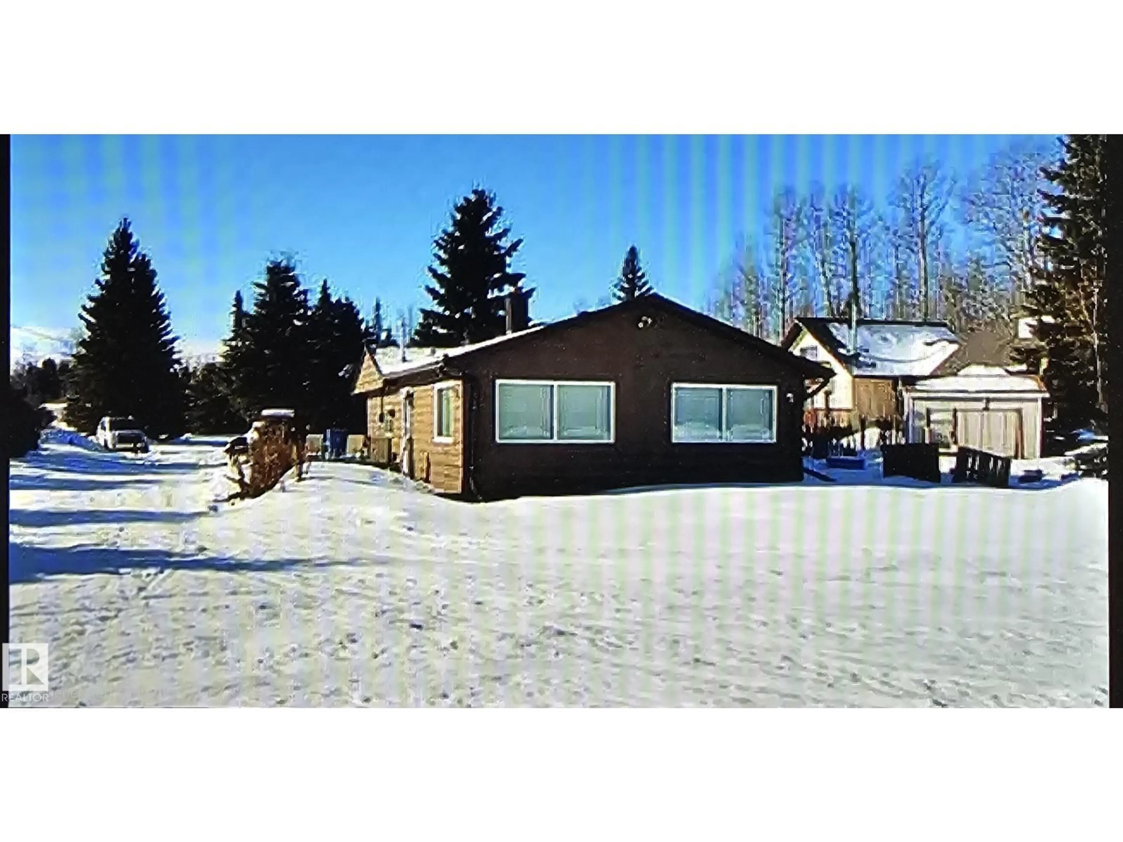 A pic from outside/outdoor area/front of a property/back of a property/a pic from drone, street for 215 2 ST, Rural Lac Ste. Anne County Alberta T0E1A0