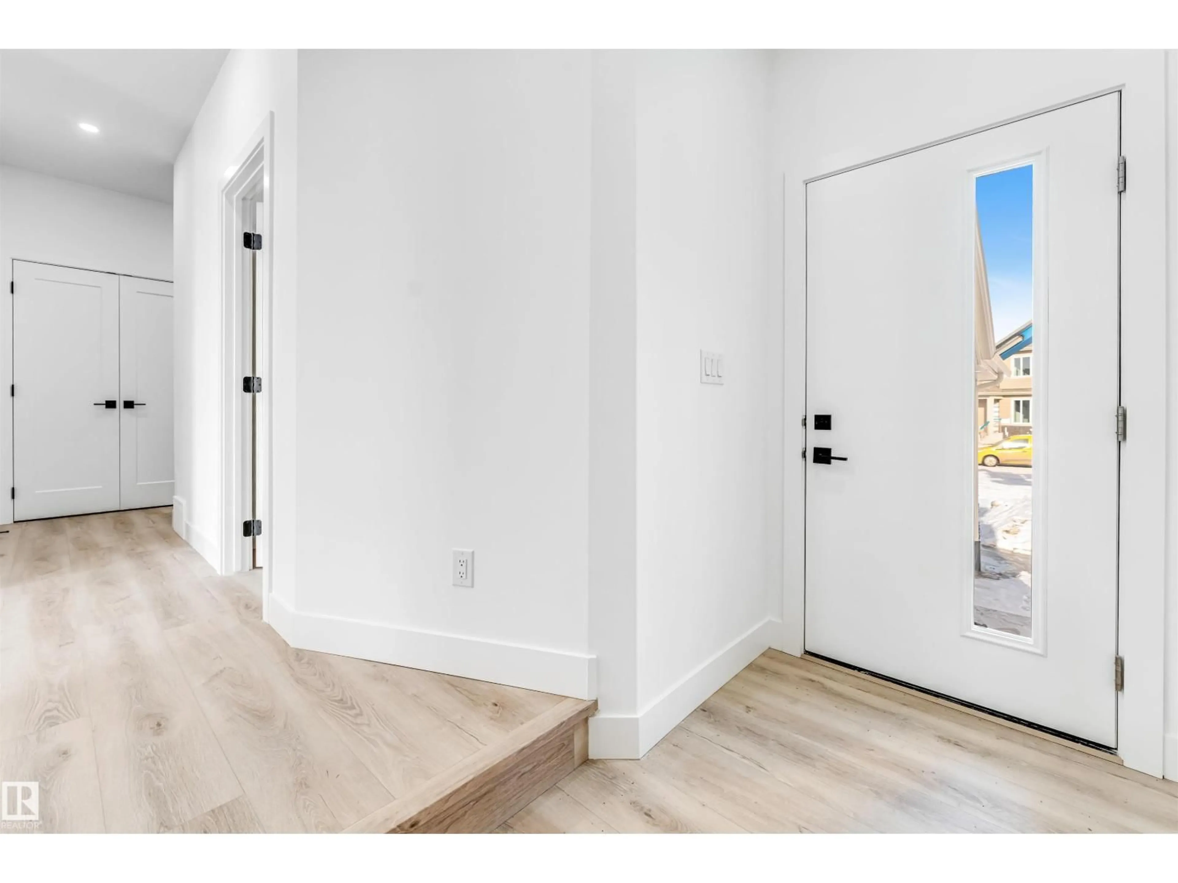 Indoor entryway for 4102 67 STREET, Beaumont Alberta T4X3E9