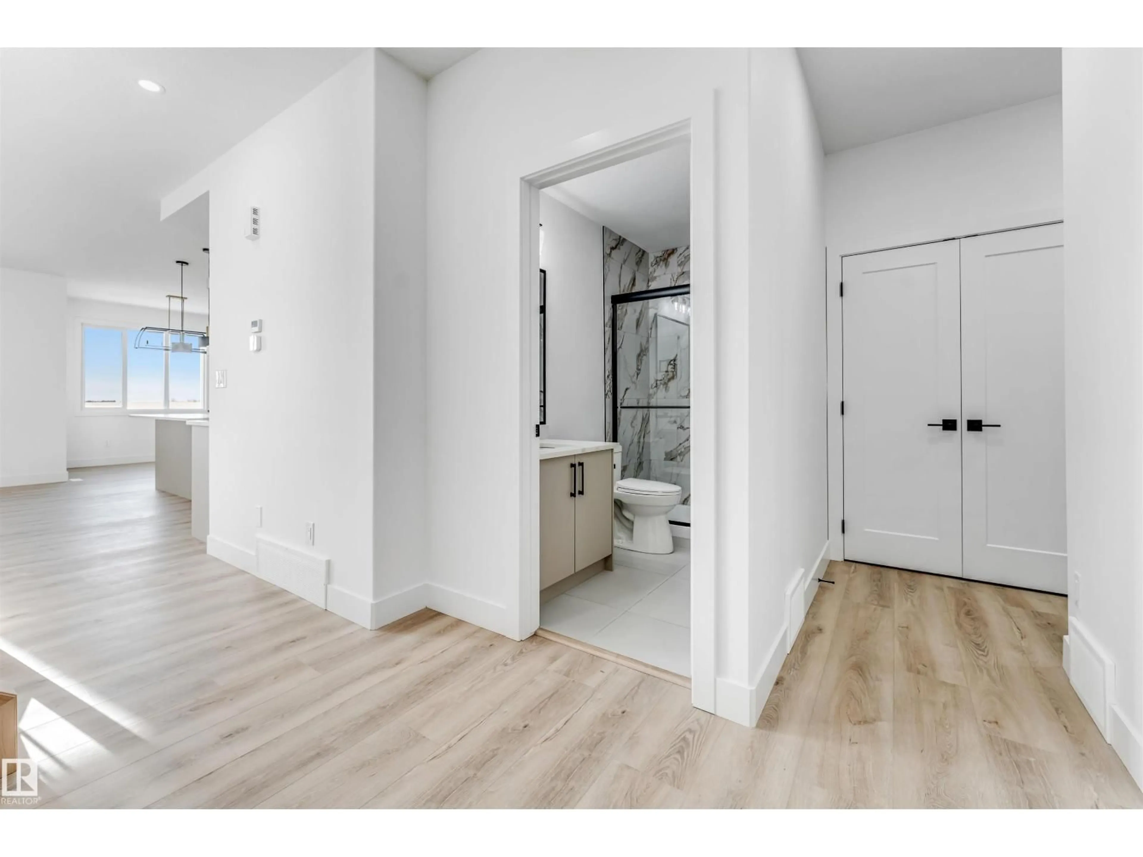 Indoor entryway for 4102 67 STREET, Beaumont Alberta T4X3E9