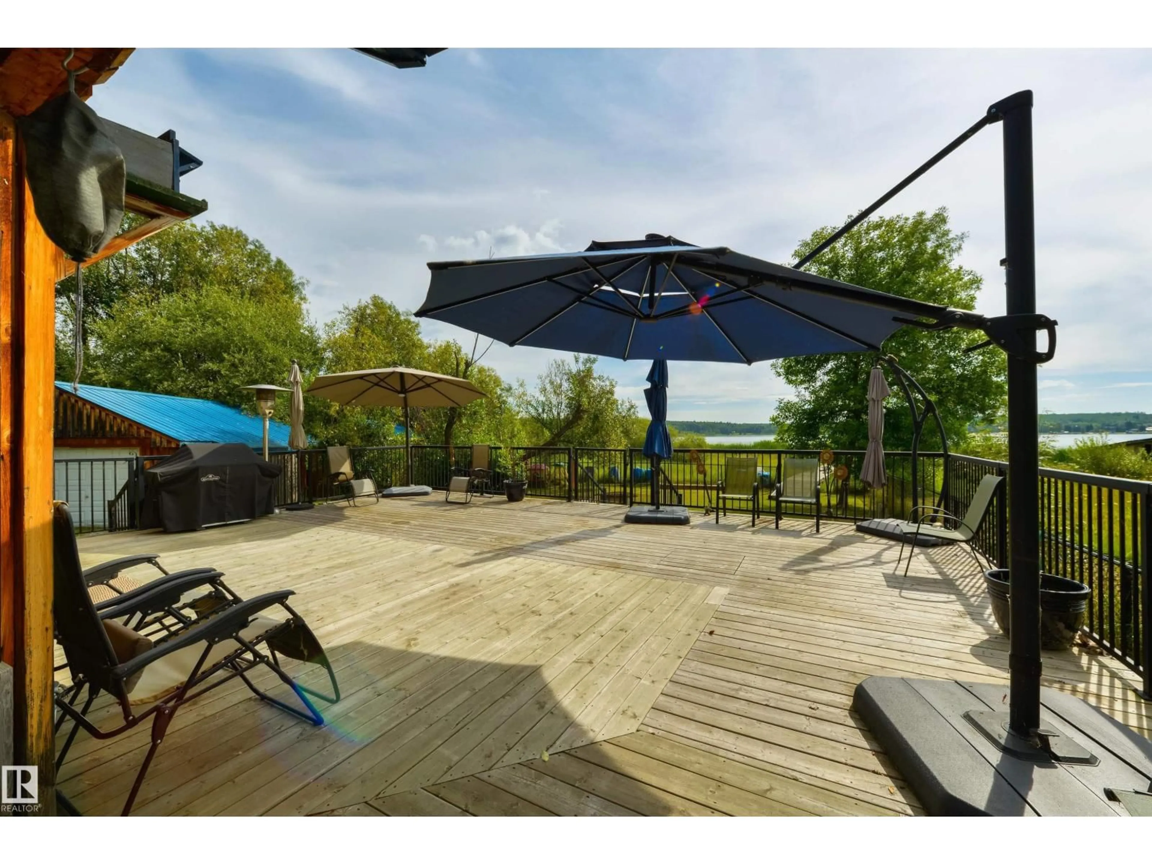 Patio, water/lake/river/ocean view for 113 BAYVIEW DR, Rural Parkland County Alberta T0E2K0