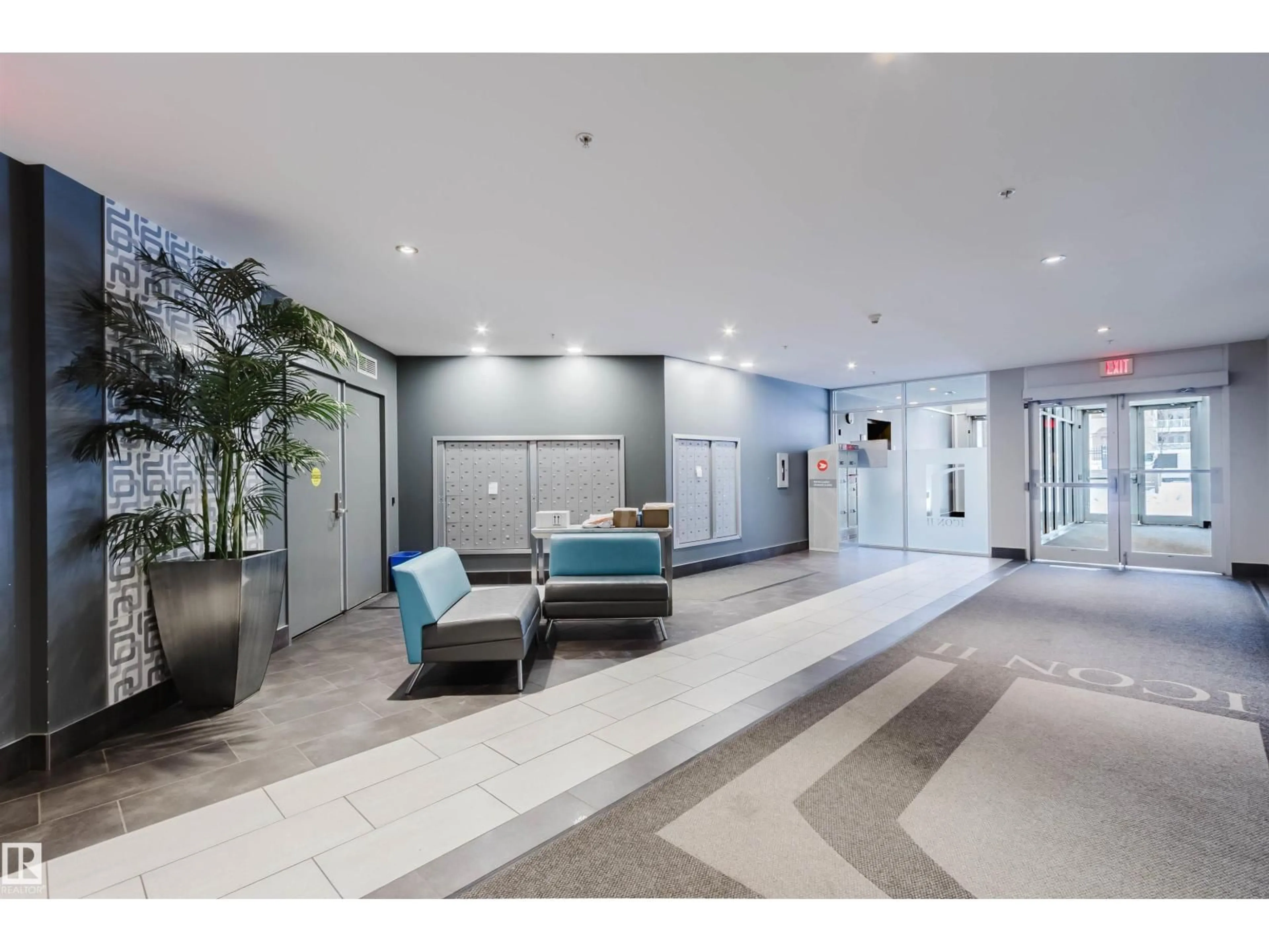 Indoor foyer for 2604 - 10152 104 ST NW, Edmonton Alberta T5J0B6