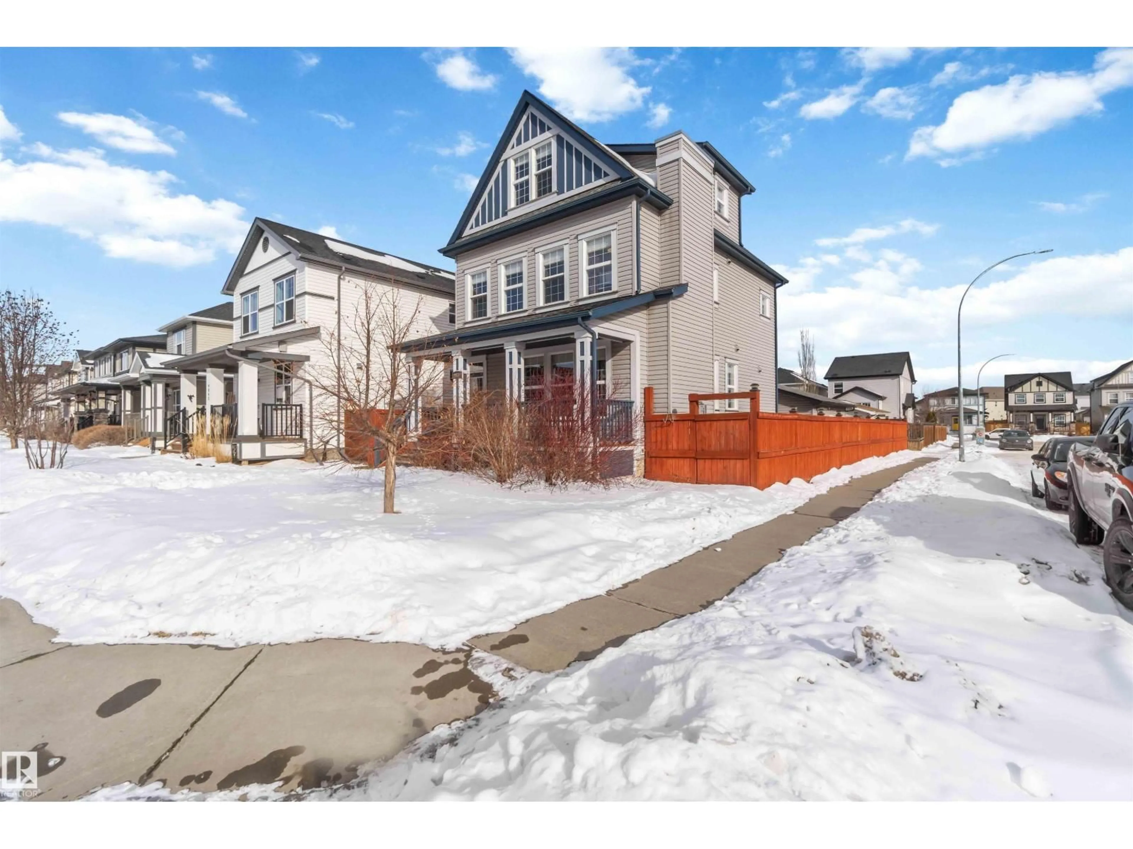 Unknown for NW - 9839 221 ST, Edmonton Alberta T5T4M3