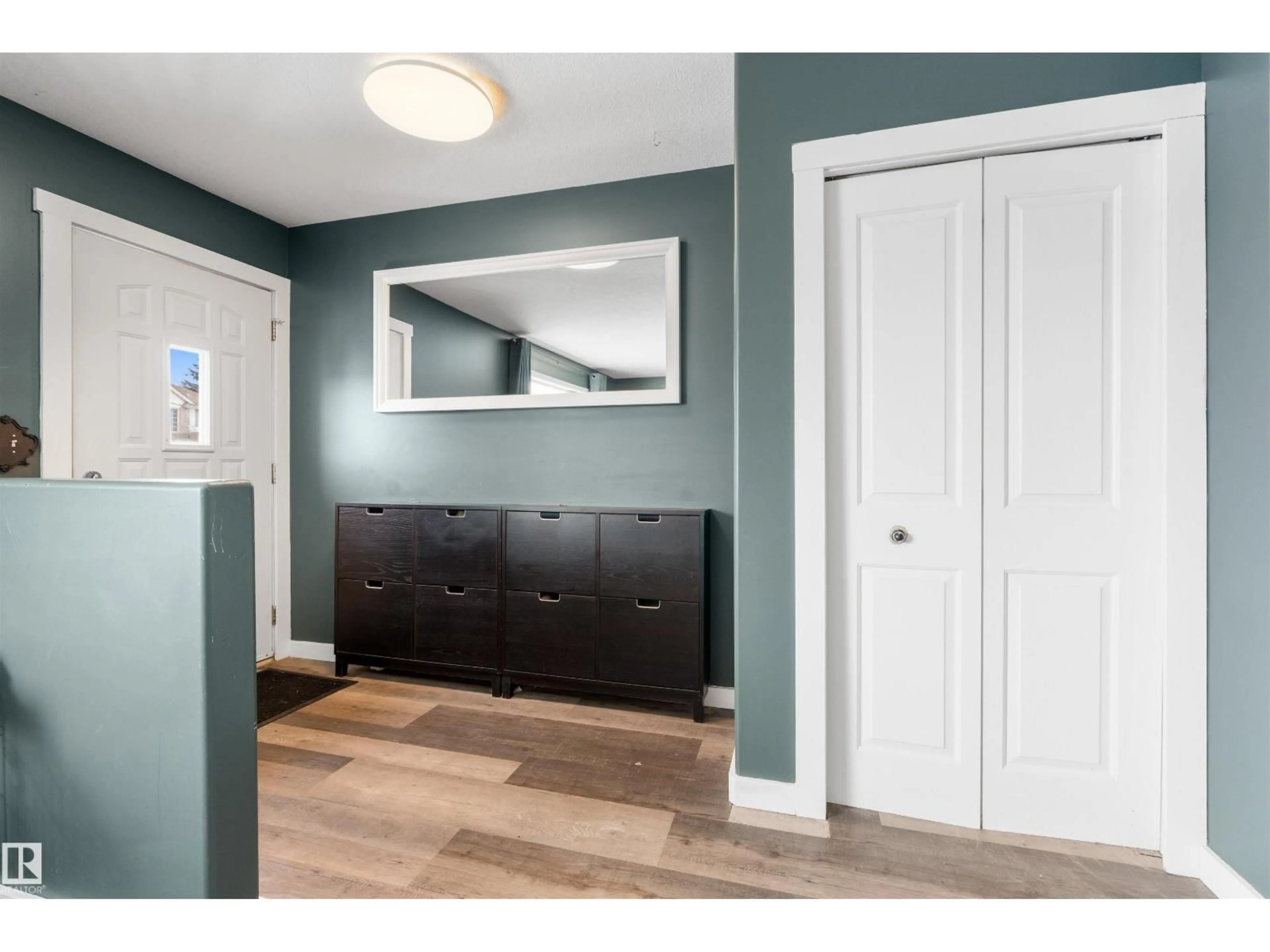 Indoor entryway for 5316 65 ST, Redwater Alberta T0A2W0