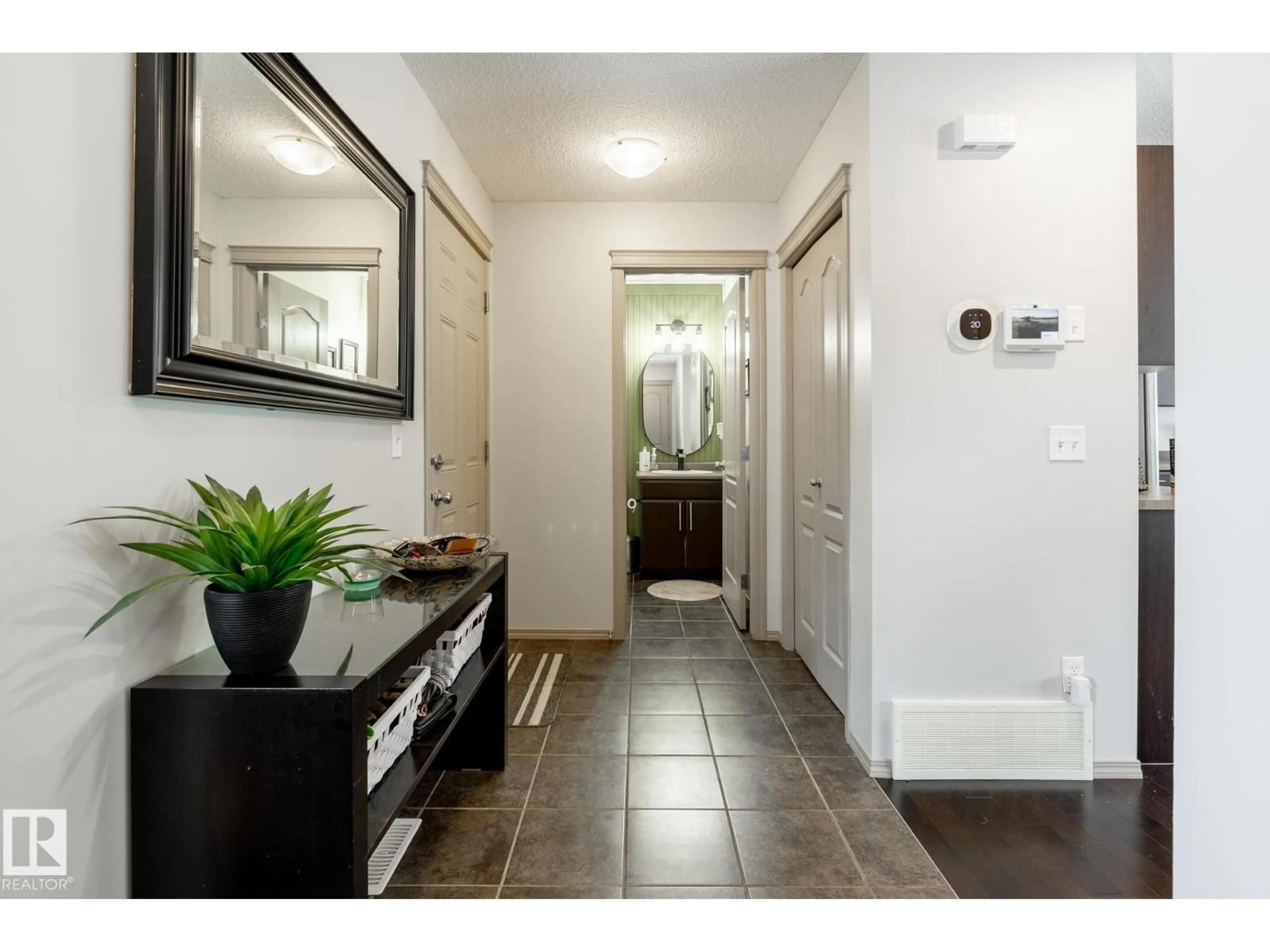 Indoor entryway for 3312 17B AV, Edmonton Alberta T6T0P3