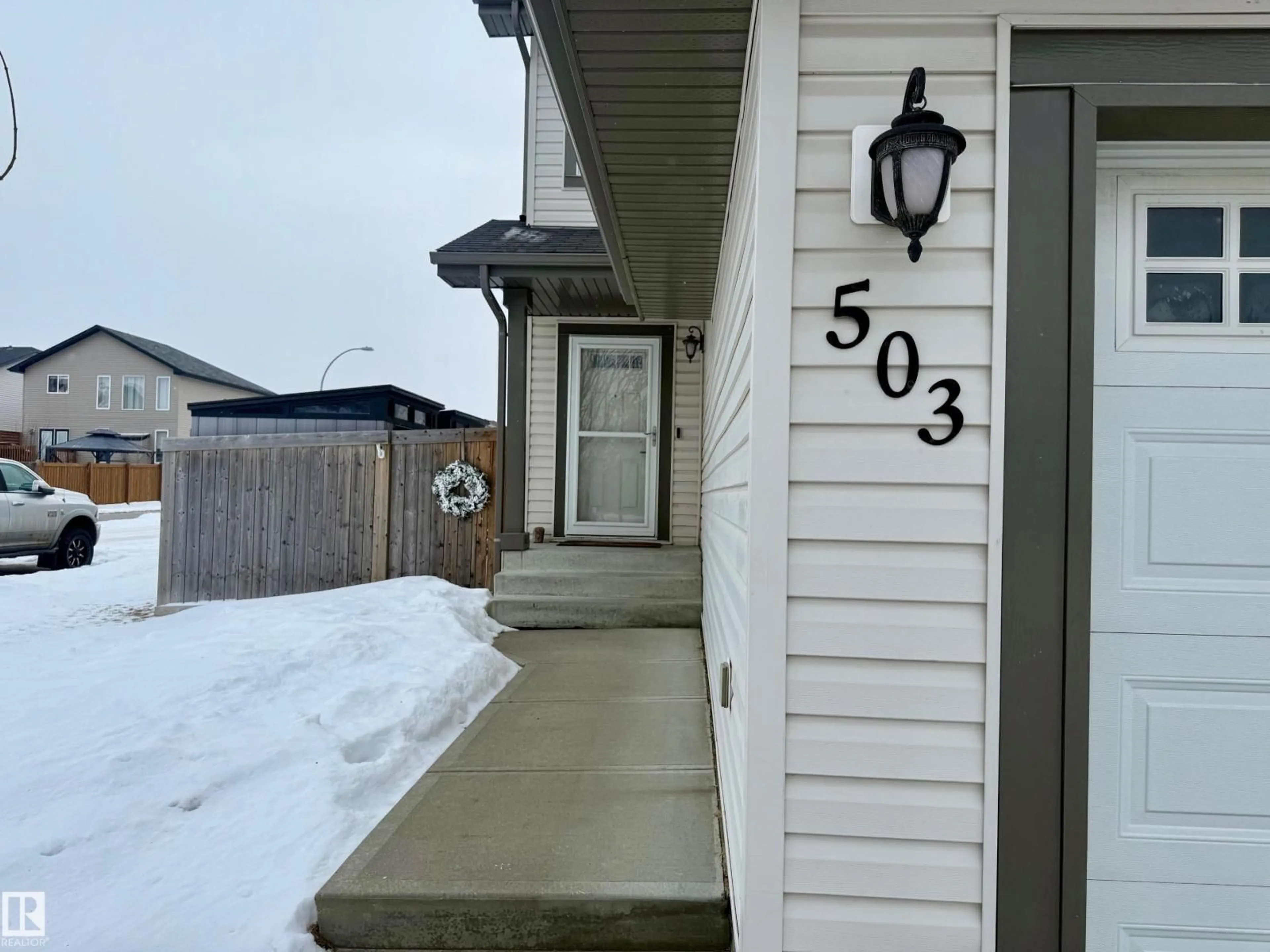 Indoor entryway for 503 FOXTAIL GV, Sherwood Park Alberta T8A4G1