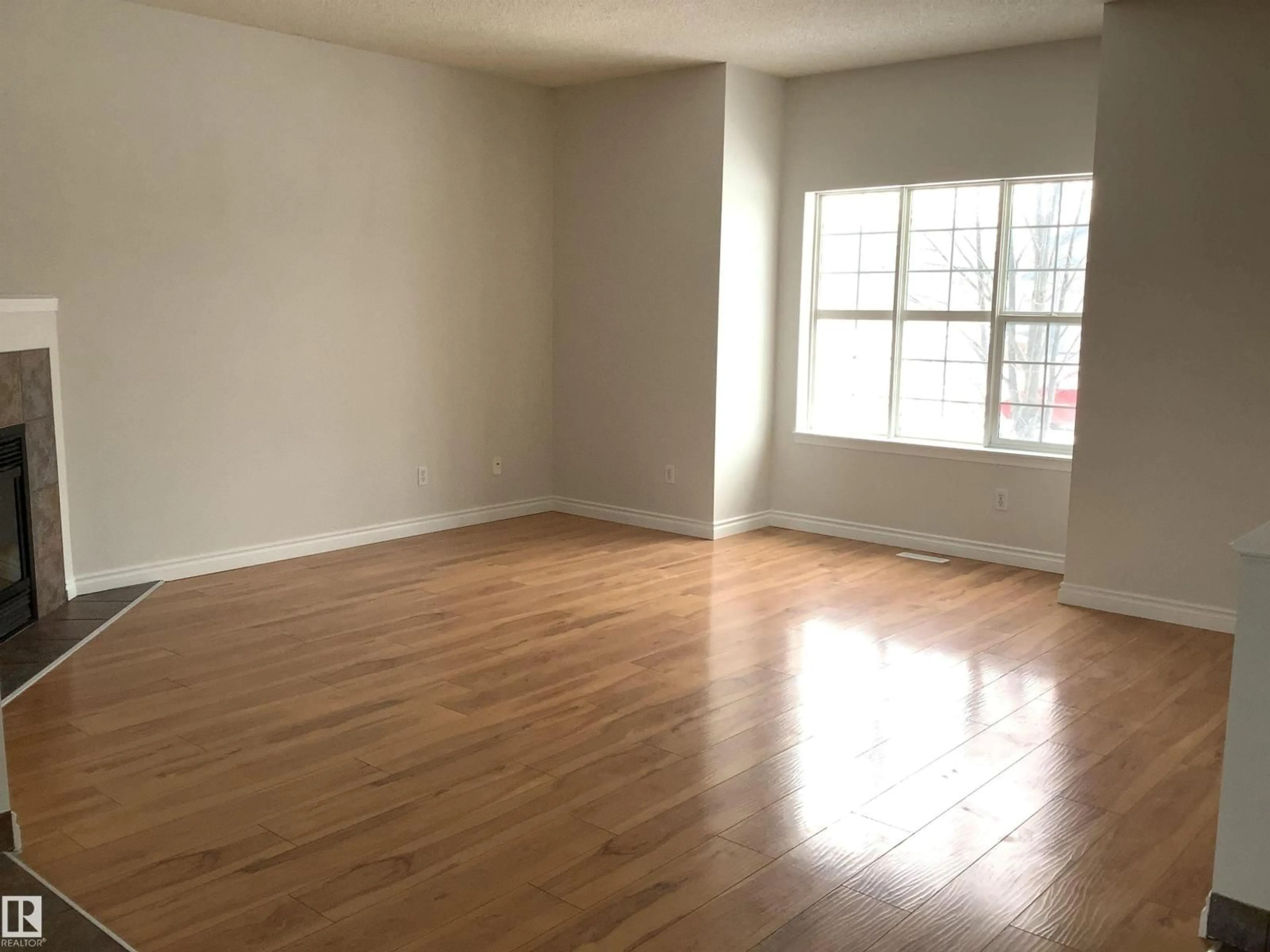 A pic of a room for NW - 15007 136 ST, Edmonton Alberta T6V1N2