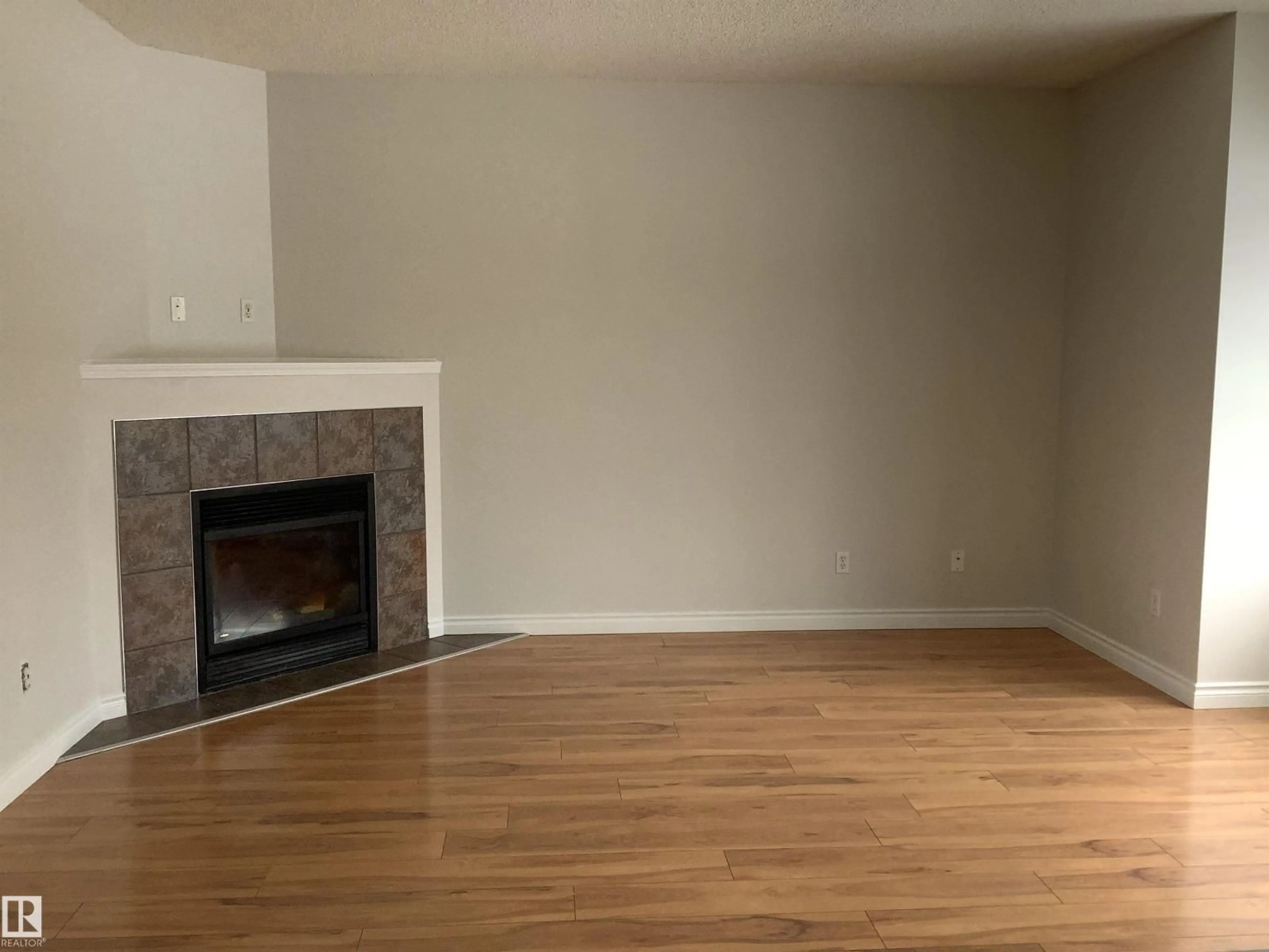 A pic of a room for NW - 15007 136 ST, Edmonton Alberta T6V1N2
