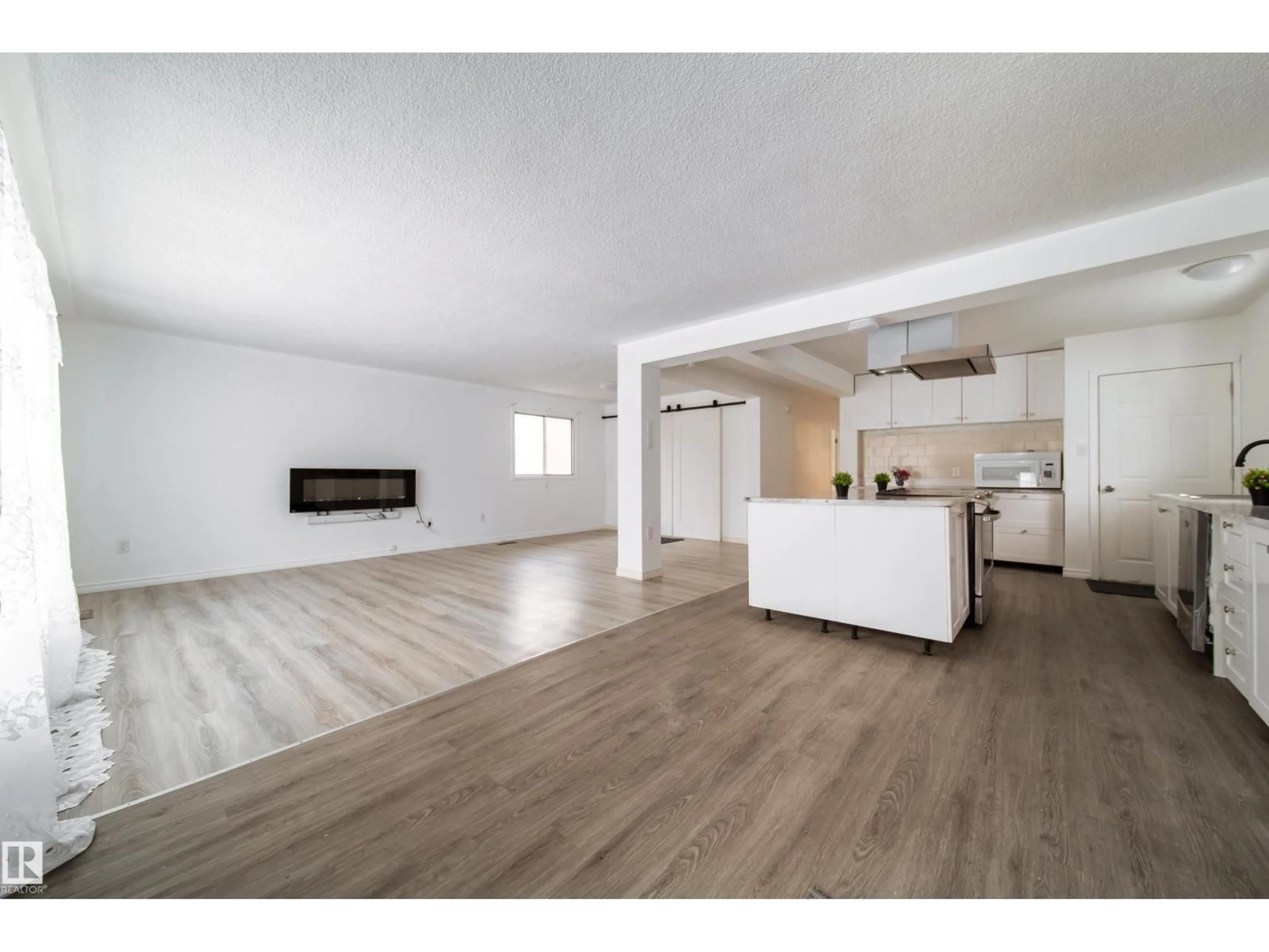 Unknown for NW - 11430 81 ST, Edmonton Alberta T5B2R6