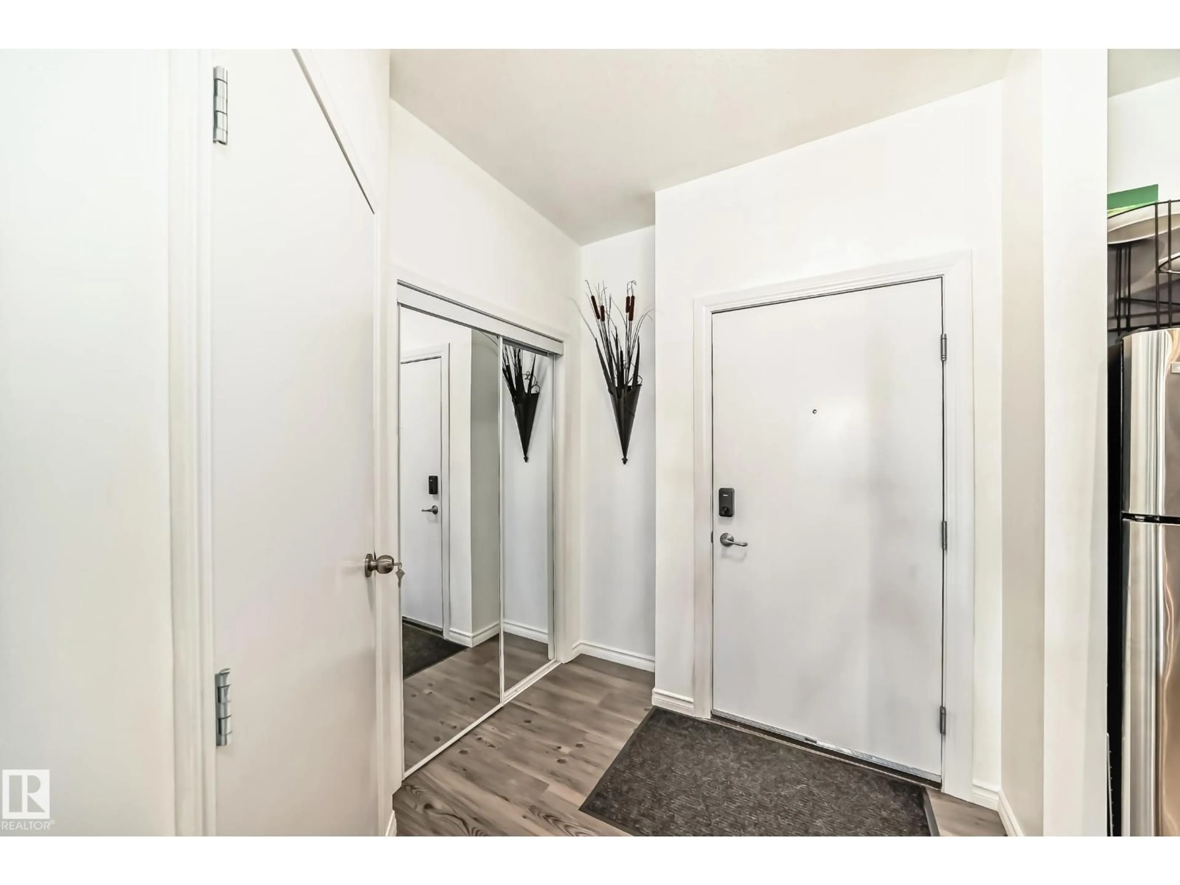 Indoor entryway for 207 - 4316 139 AV, Edmonton Alberta T5Y0L1