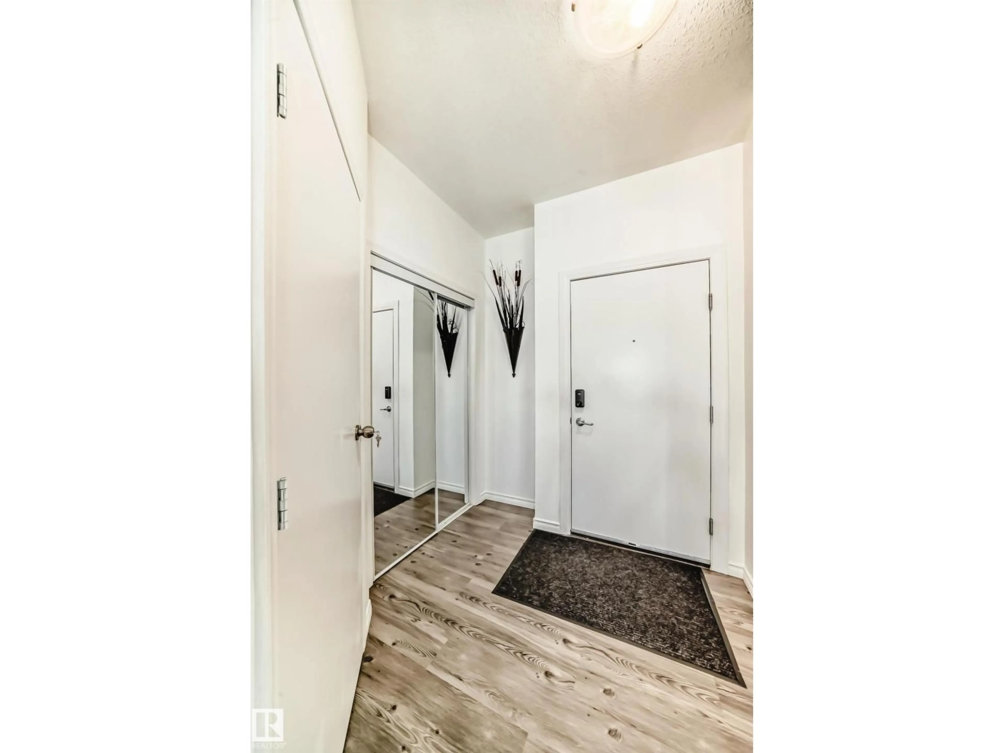 Indoor entryway for 207 - 4316 139 AV, Edmonton Alberta T5Y0L1