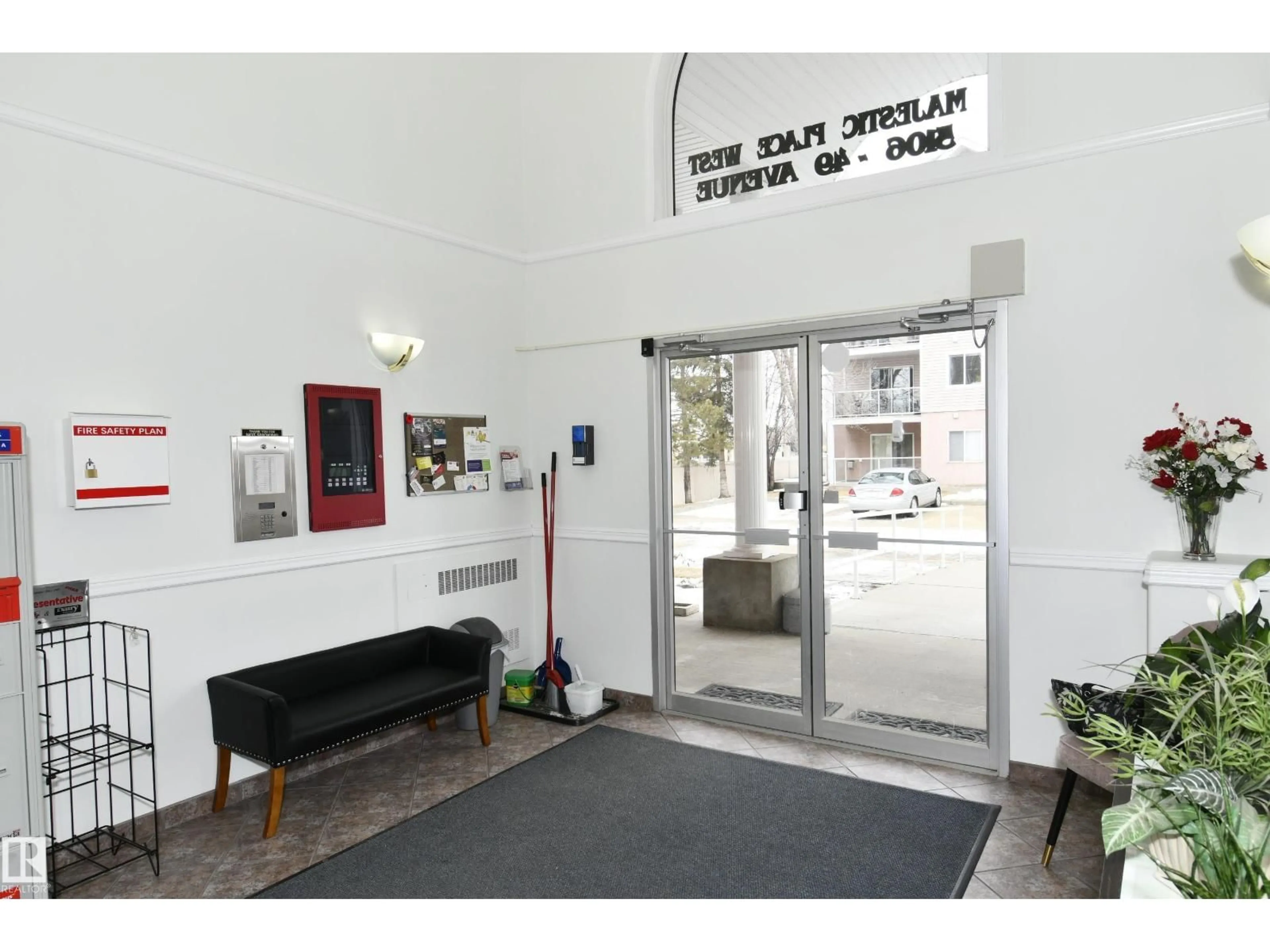 Indoor foyer for #305 - 5106 49 AV, Leduc Alberta T9E8H2