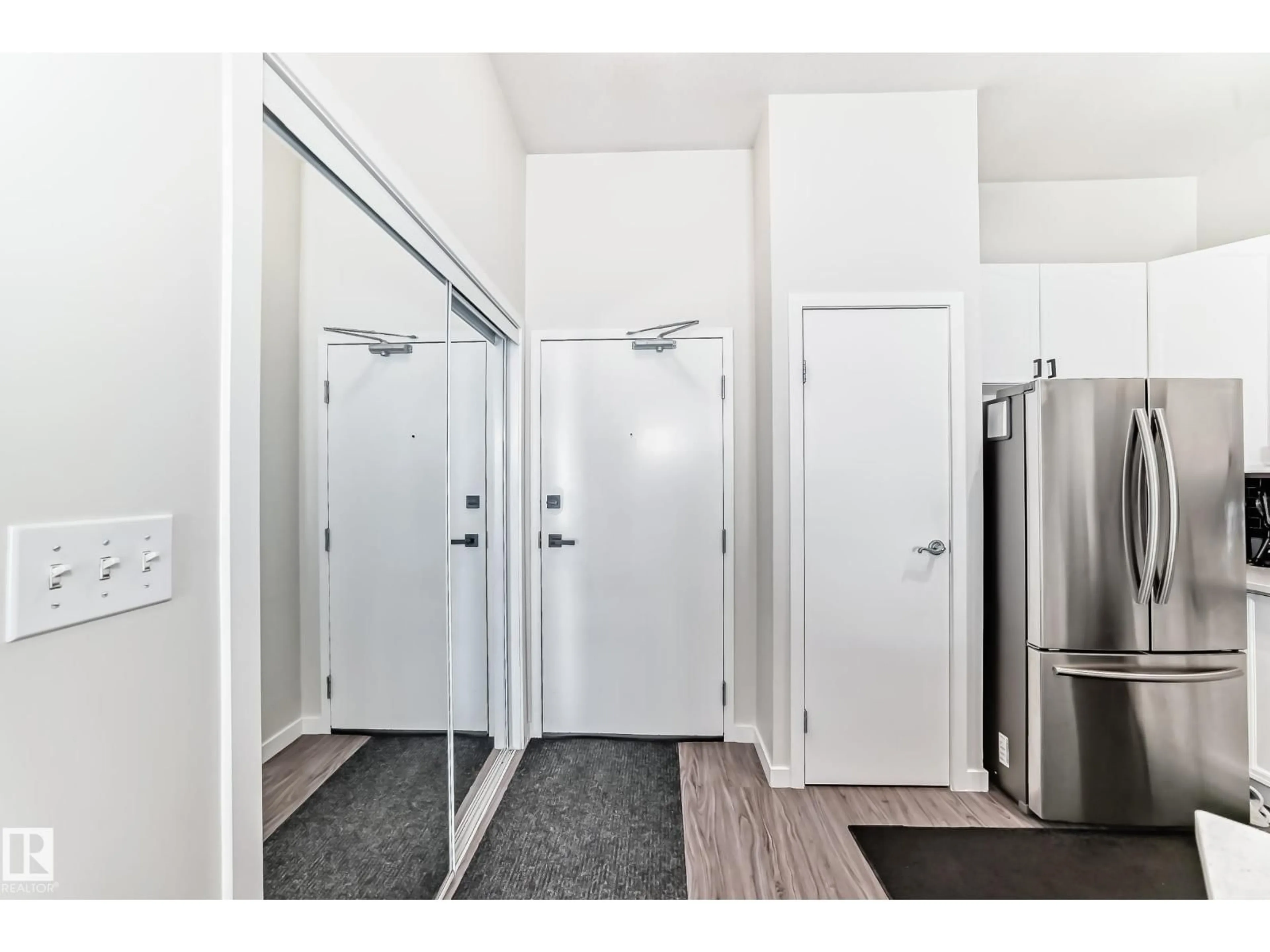 Indoor entryway for #424 - 4312 139 AV, Edmonton Alberta T5Y3J4