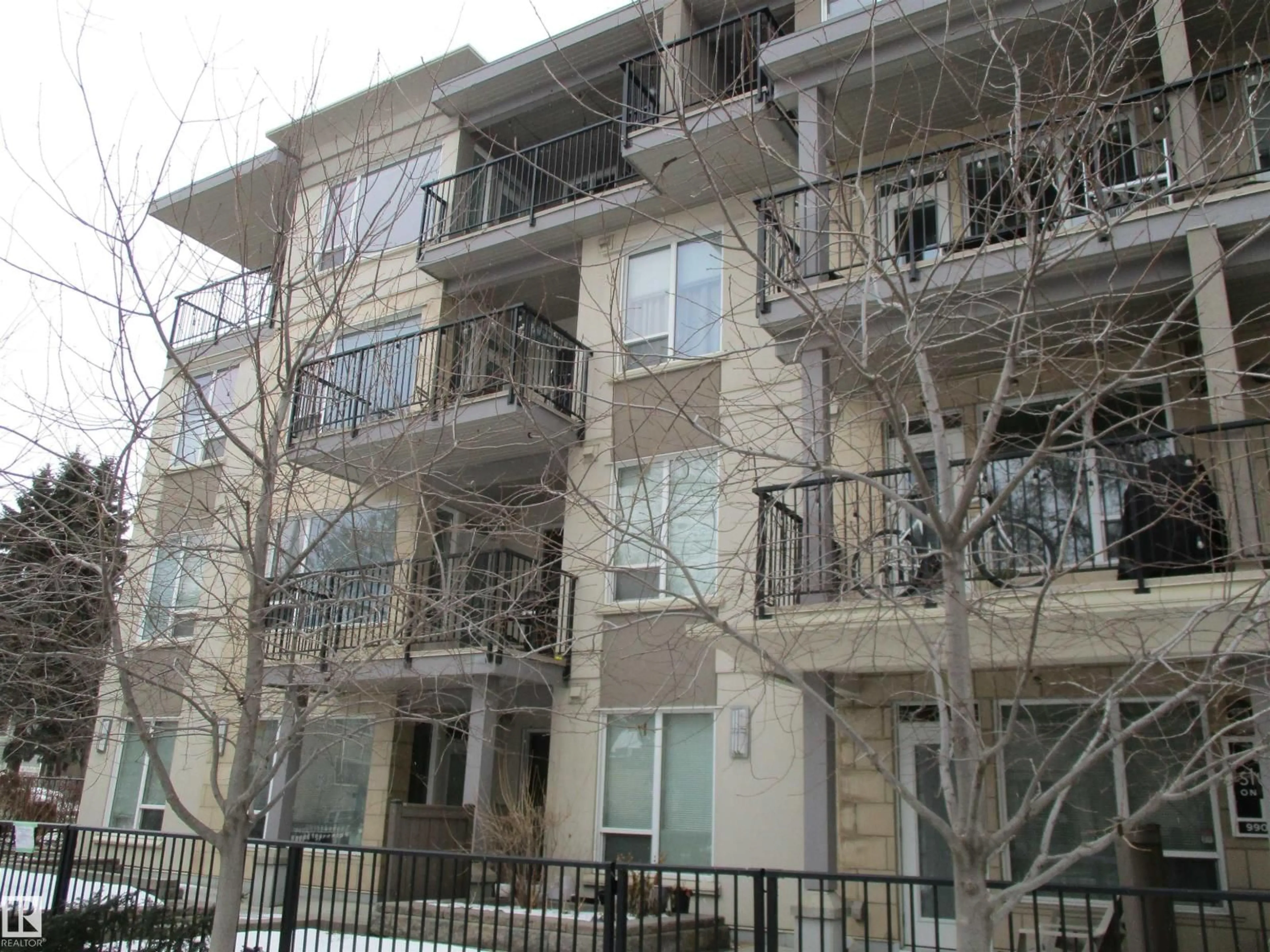 Patio, building for #408 - 9907 91 AV NW, Edmonton Alberta T6E2T7