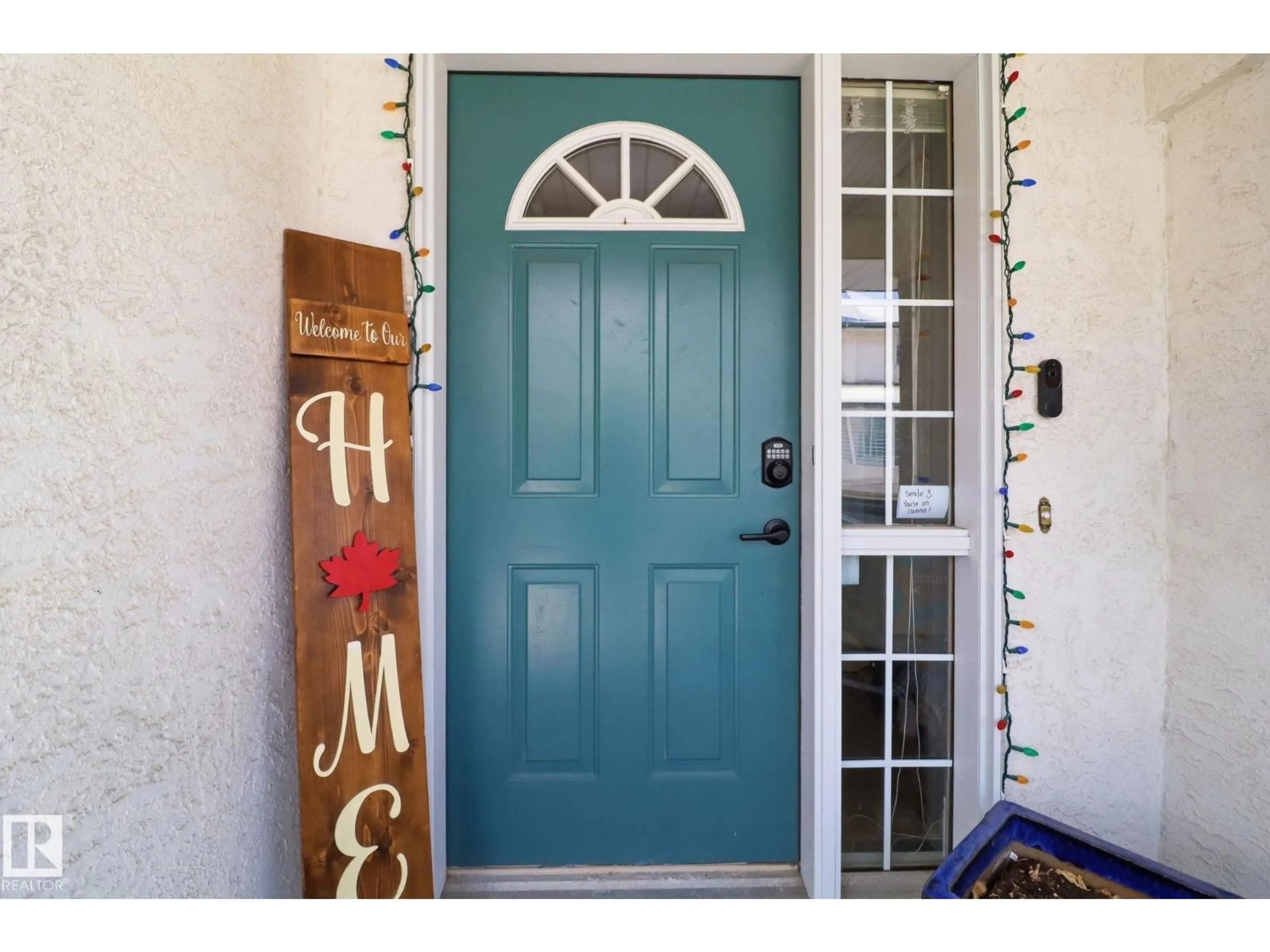 Indoor entryway for 882 - 38 RYAN PL, Edmonton Alberta T6R2K9