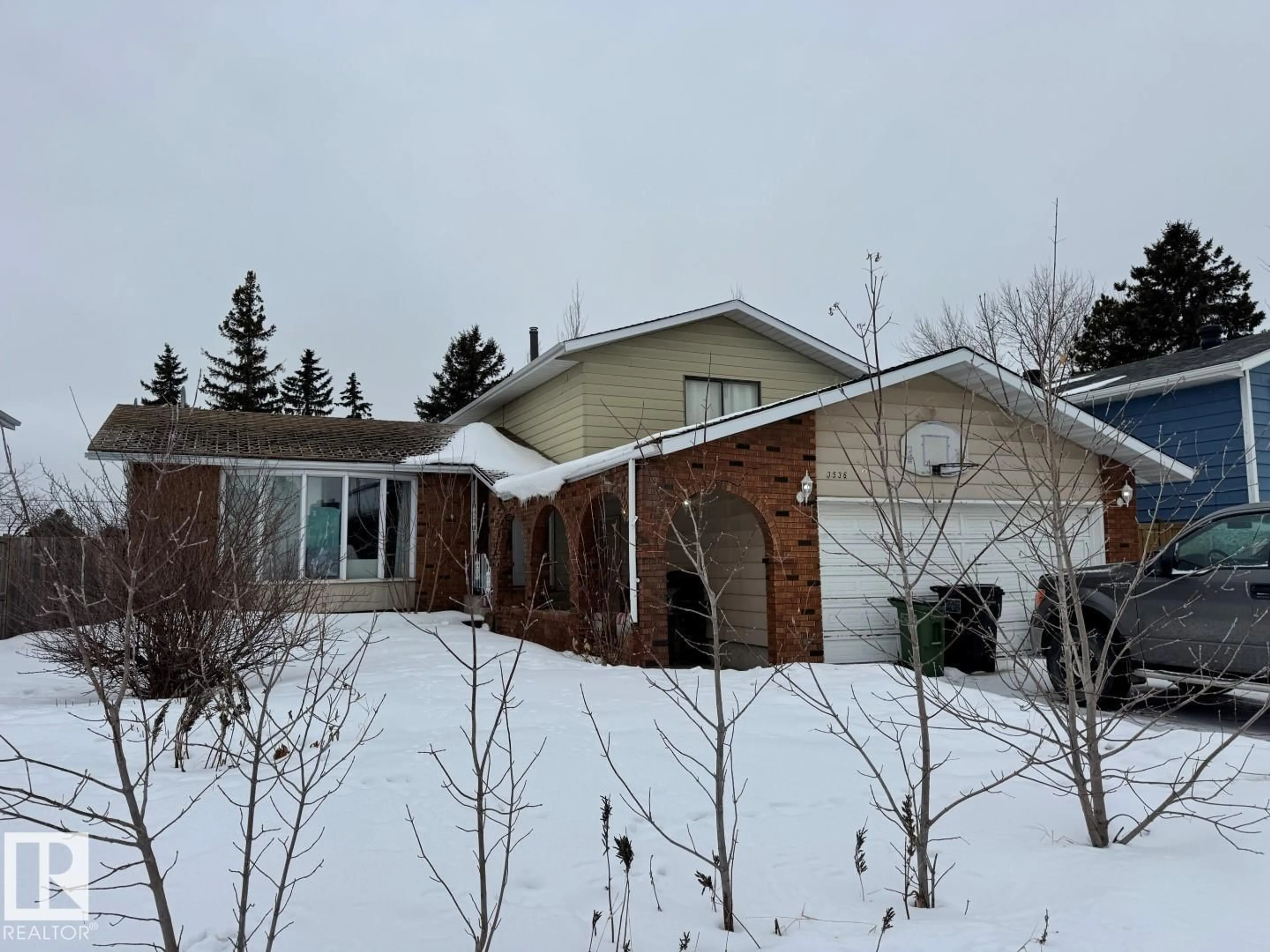 A pic from outside/outdoor area/front of a property/back of a property/a pic from drone, street for NW - 3536 65 ST, Edmonton Alberta T6L1G4